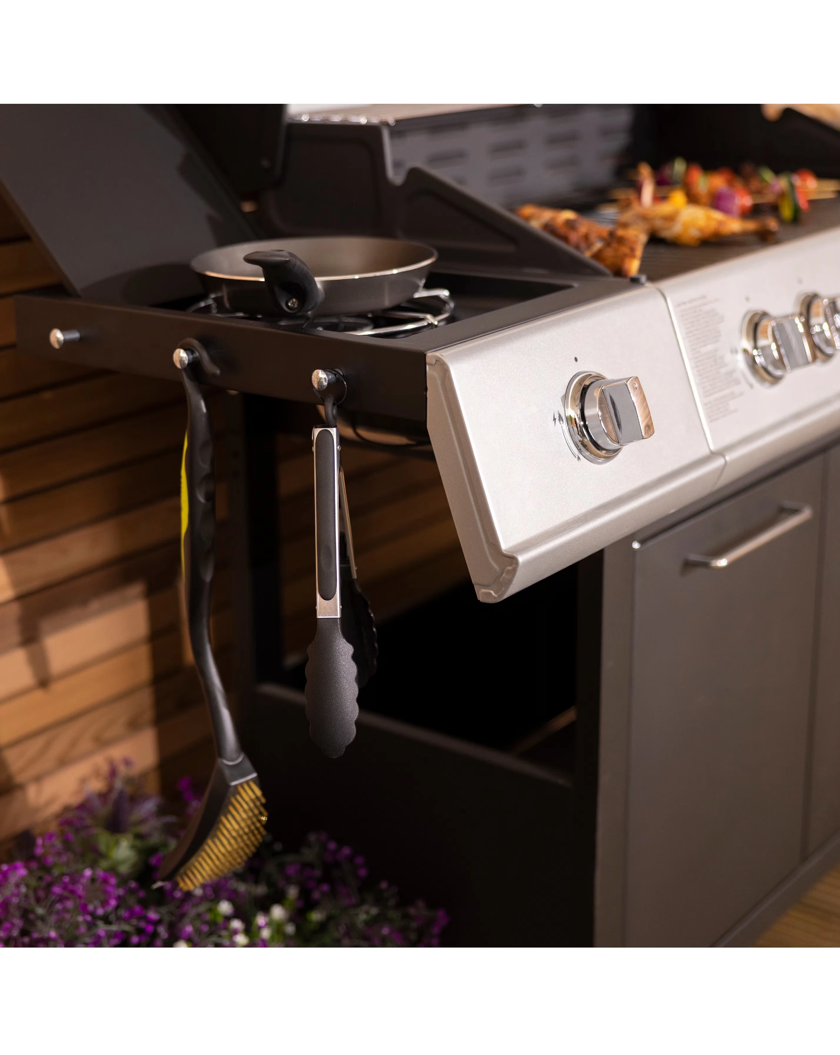 Charles Bentley 6 Burner Gas BBQ with Side Burner 9 Charles Bentley 6 Burner Gas BBQ with Side Burner