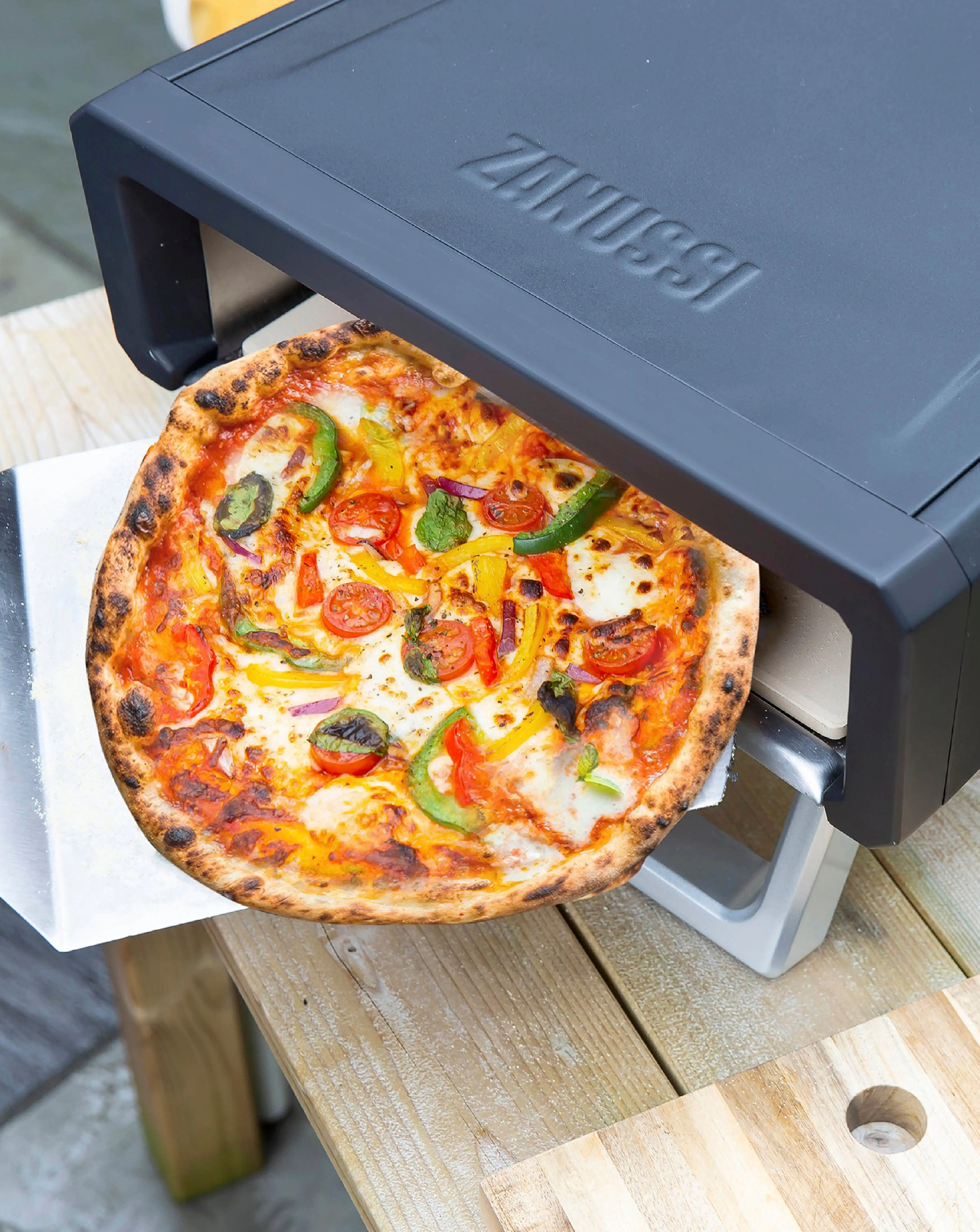 Zanussi Gas Powered Pizza Oven with paddle & Carry Bag 3 Zanussi Gas Powered Pizza Oven with paddle & Carry Bag