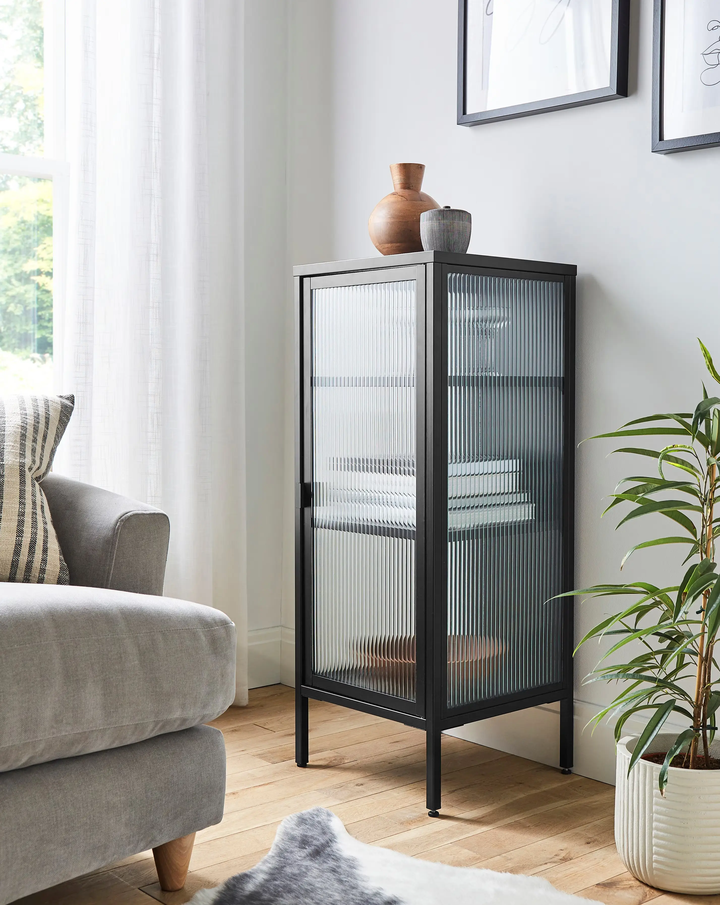 Deacon Display Cabinet 1 Deacon Display Cabinet