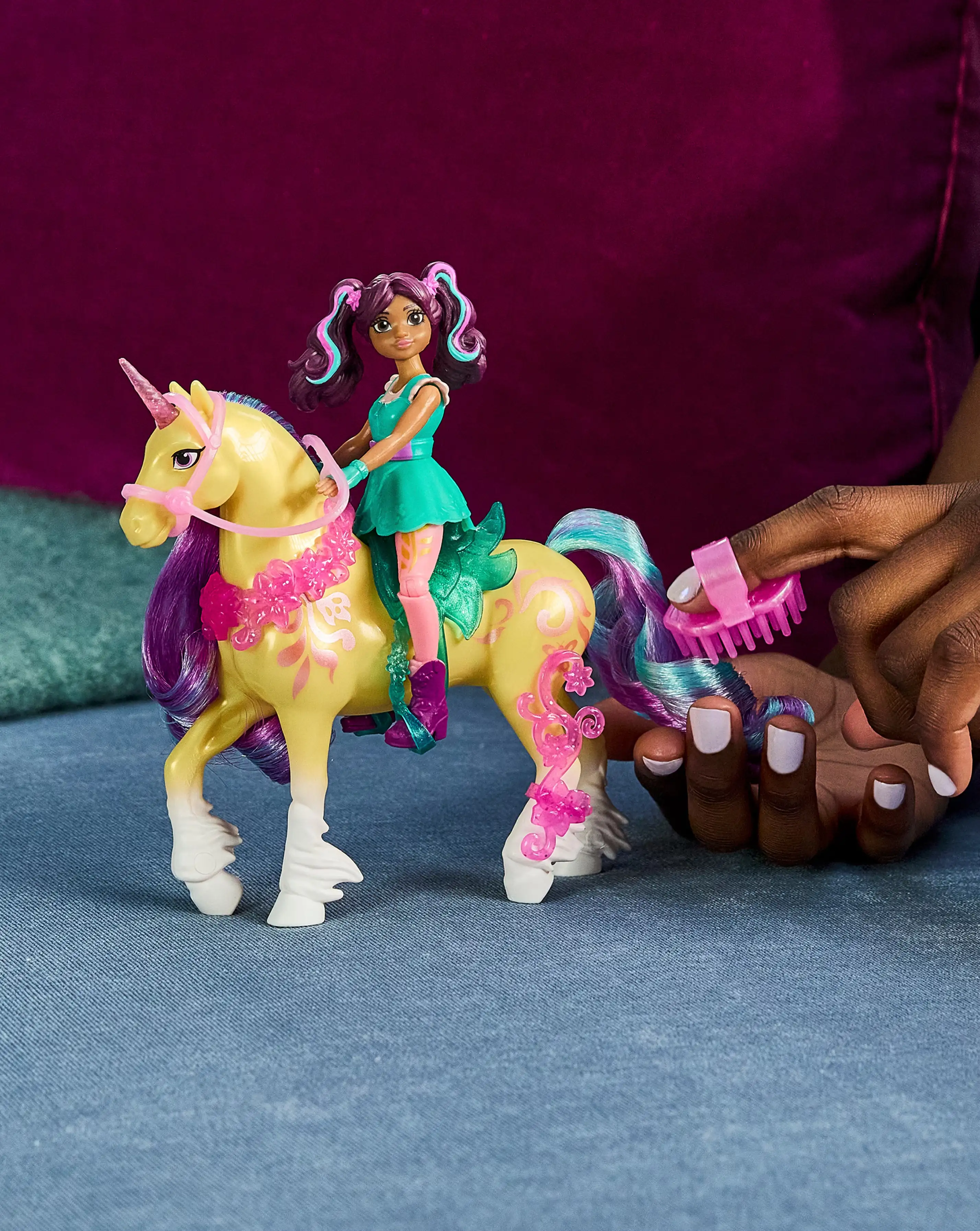 Unicorn Academy Small Ava Doll and Plant Magic Leaf 3 Unicorn Academy Small Ava Doll and Plant Magic Leaf