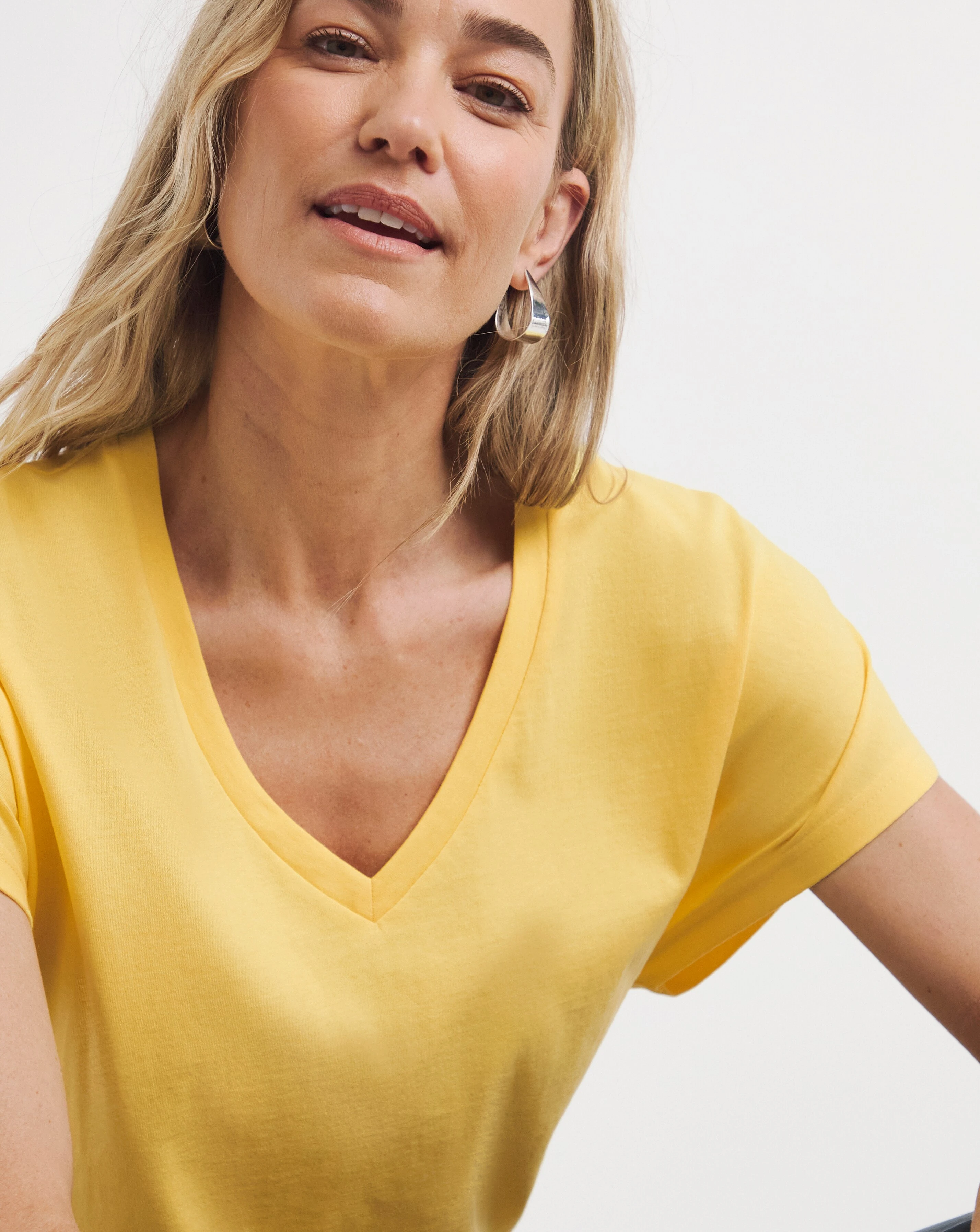 V-Neck Short Sleeve T-Shirt 4 V-Neck Short Sleeve T-Shirt