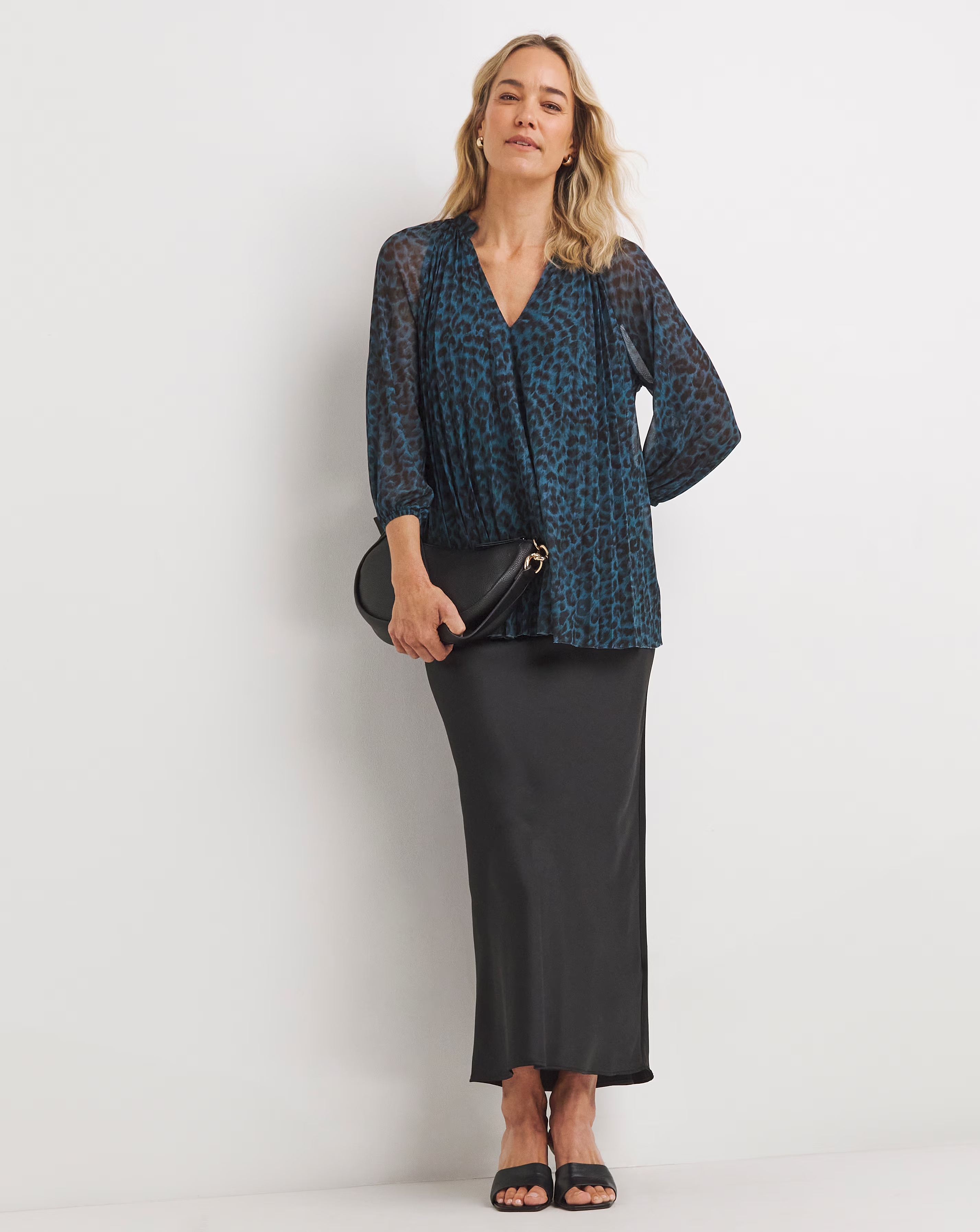 Print V-Neck Mesh Blouse 2 Print V-Neck Mesh Blouse