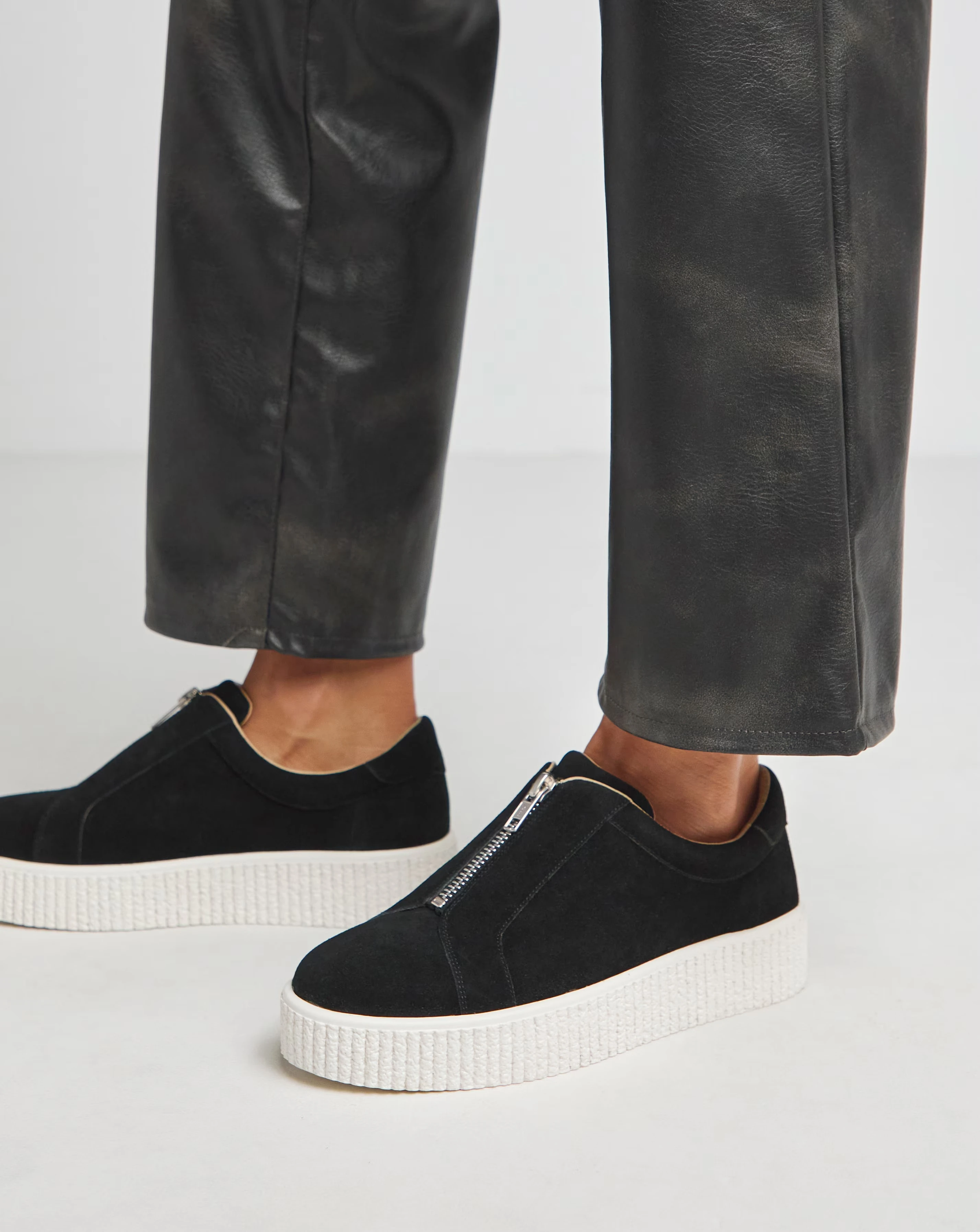 Meridian Zip Up Leather Trainer - Extra Wide Fit (EEE) 2 Meridian Zip Up Leather Trainer - Extra Wide Fit (EEE)