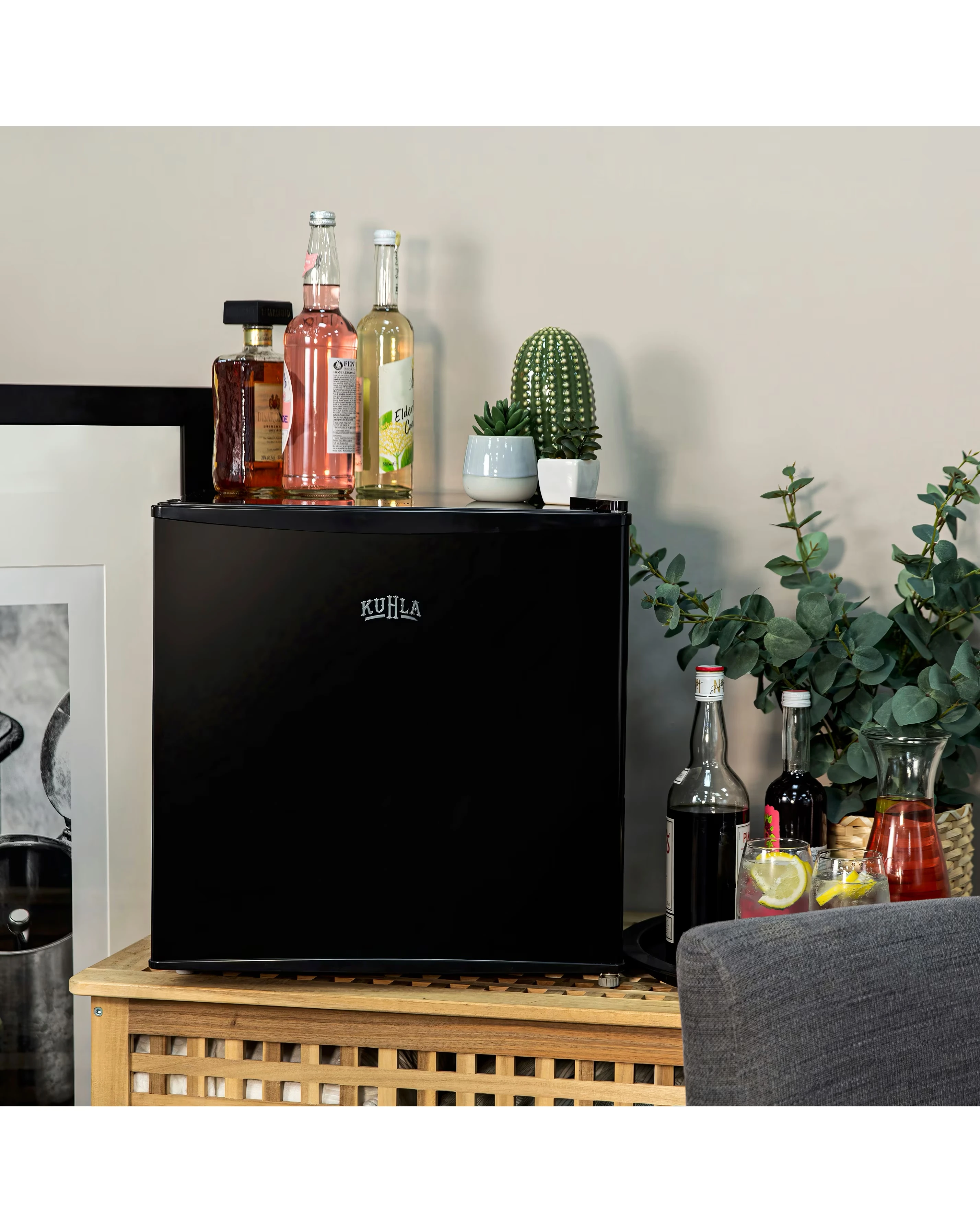 Kuhla KTTF0E4B Black Table Top Fridge 5 Kuhla KTTF0E4B Black Table Top Fridge