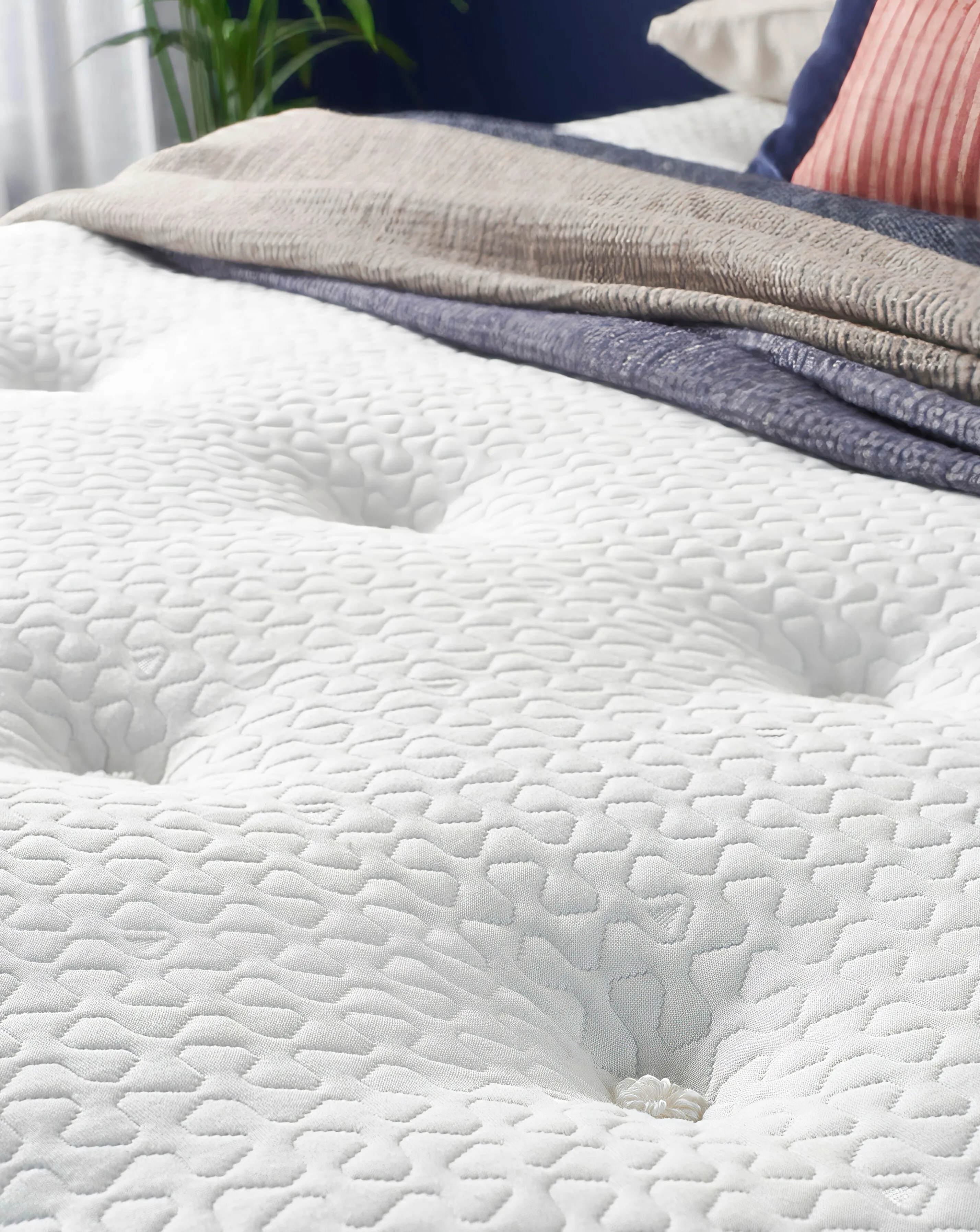 Silentnight UltraGel 2000 Pocket Box Top mattress - Medium Soft 2 Silentnight UltraGel 2000 Pocket Box Top mattress - Medium Soft