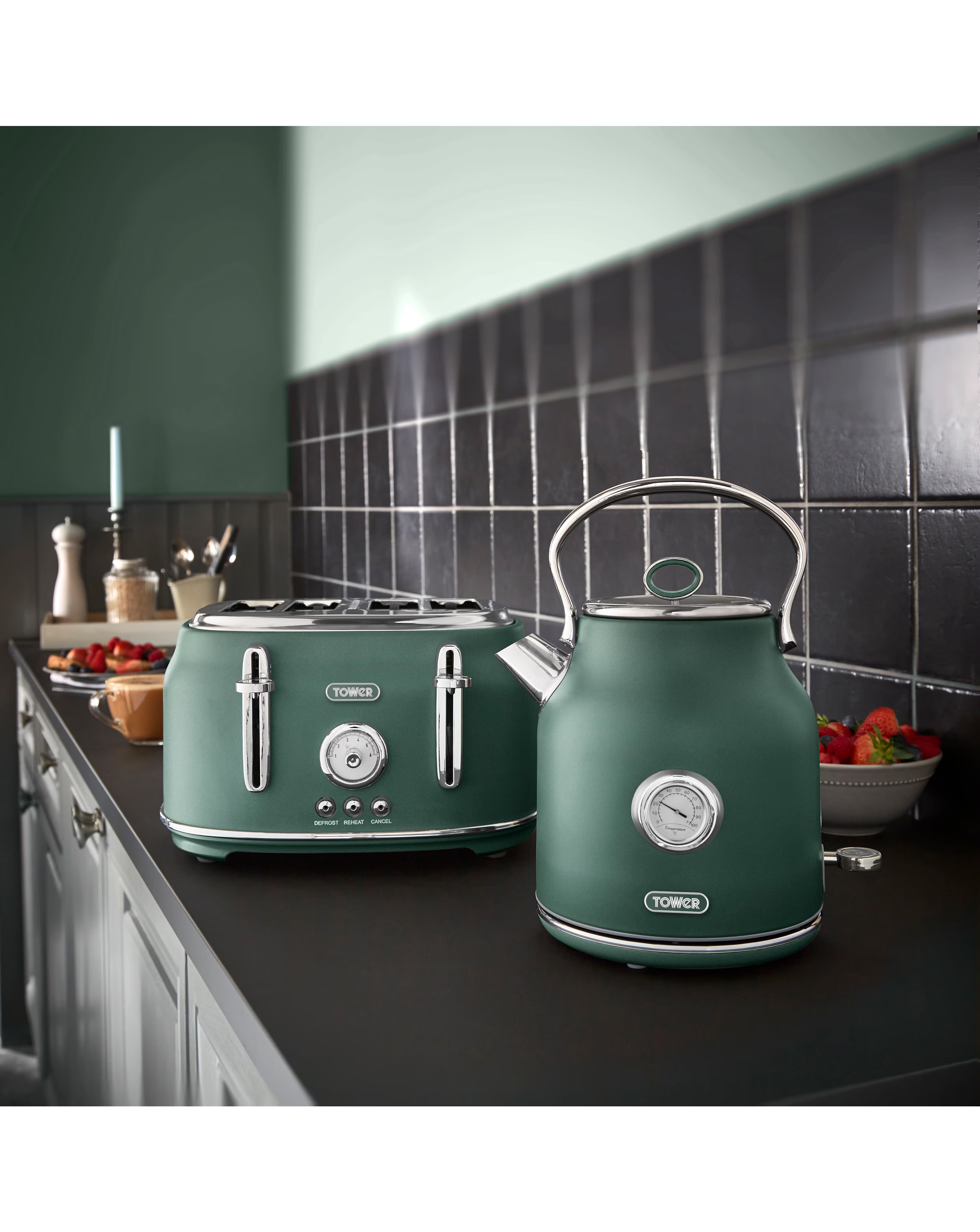 Tower Renaissance 1.7L Green Kettle 3 Tower Renaissance 1.7L Green Kettle