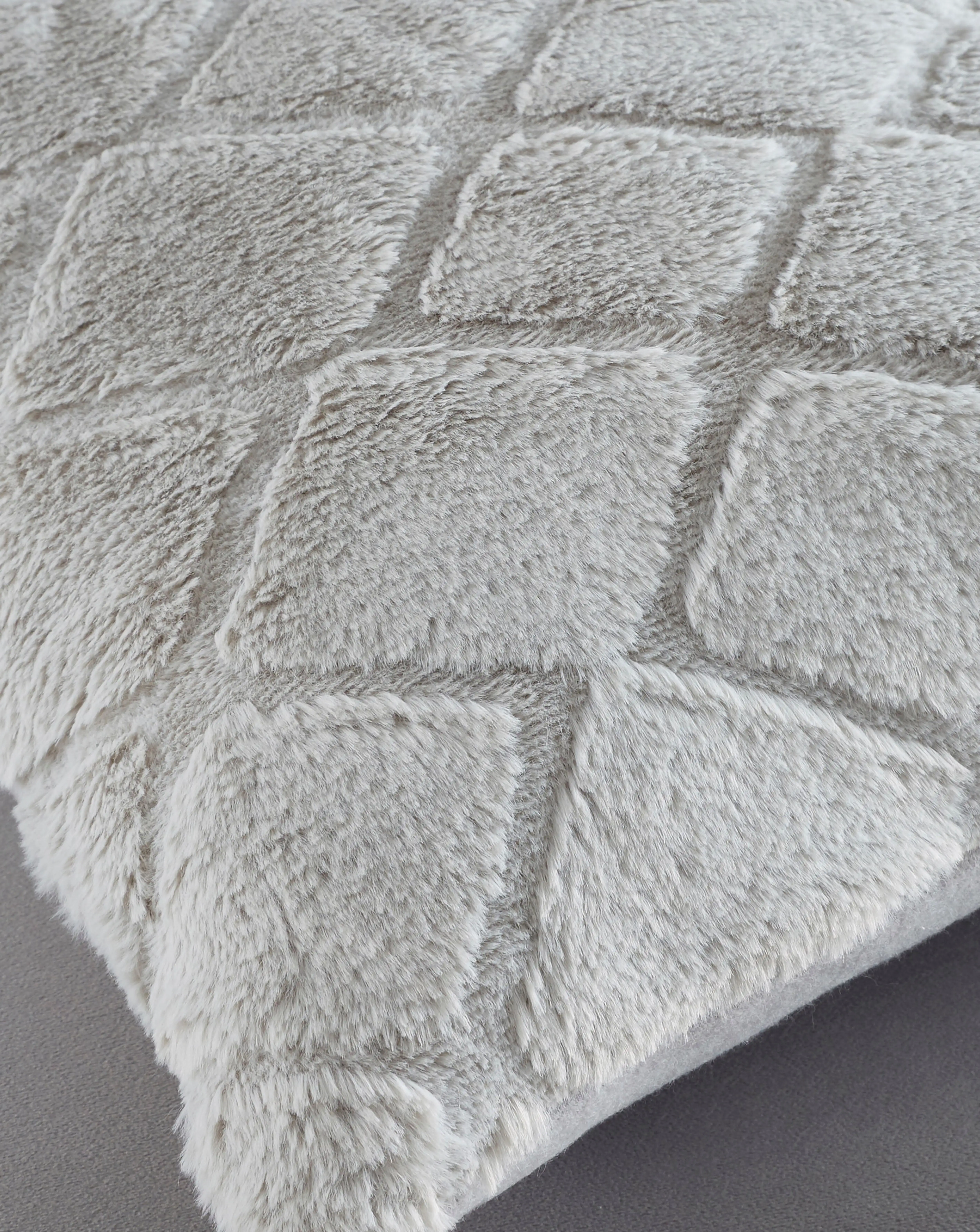 Catherine Lansfield Cosy Diamond Cushion 2 Catherine Lansfield Cosy Diamond Cushion