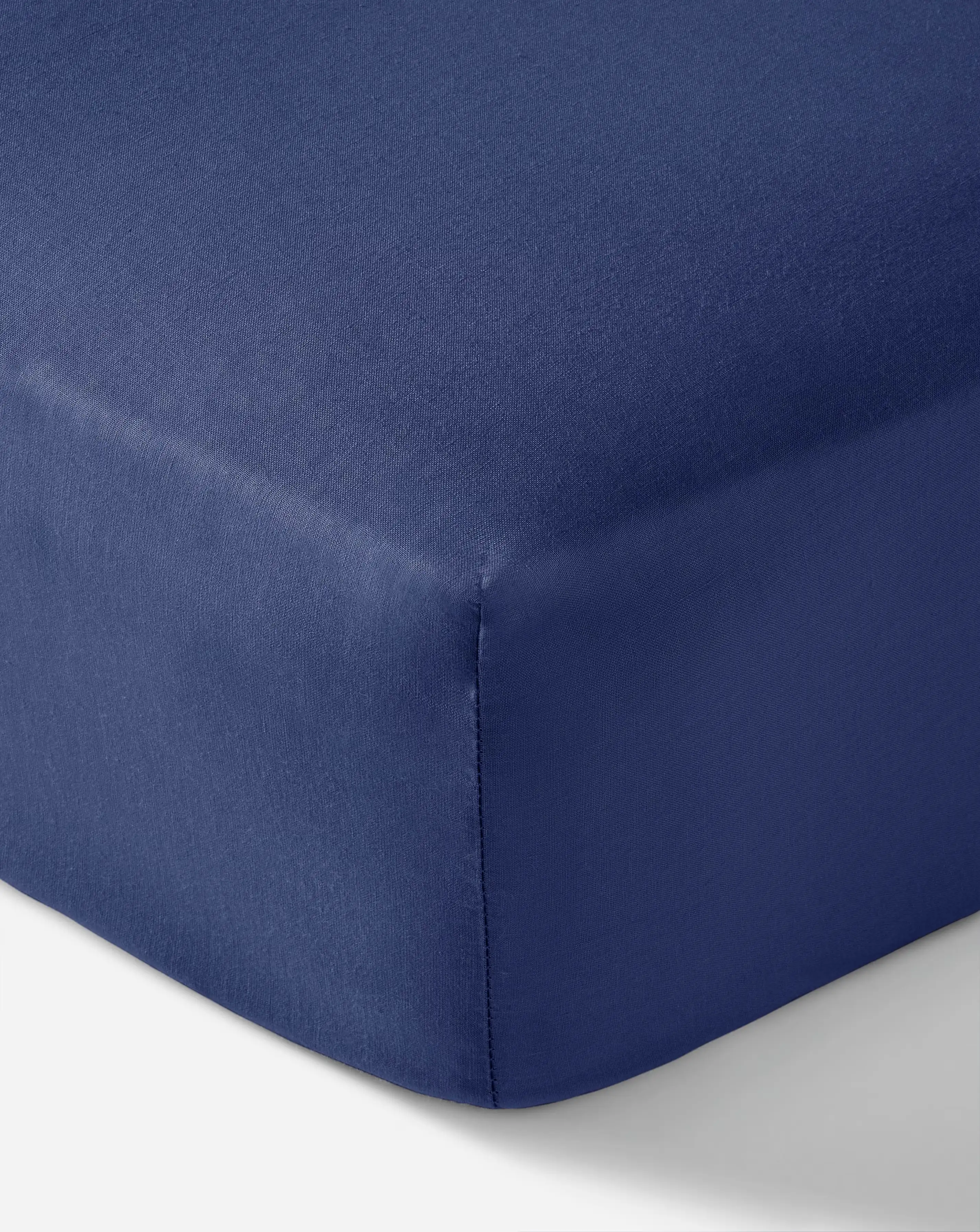 Easy Care Plain Dye Fitted Sheet 2 Easy Care Plain Dye Fitted Sheet