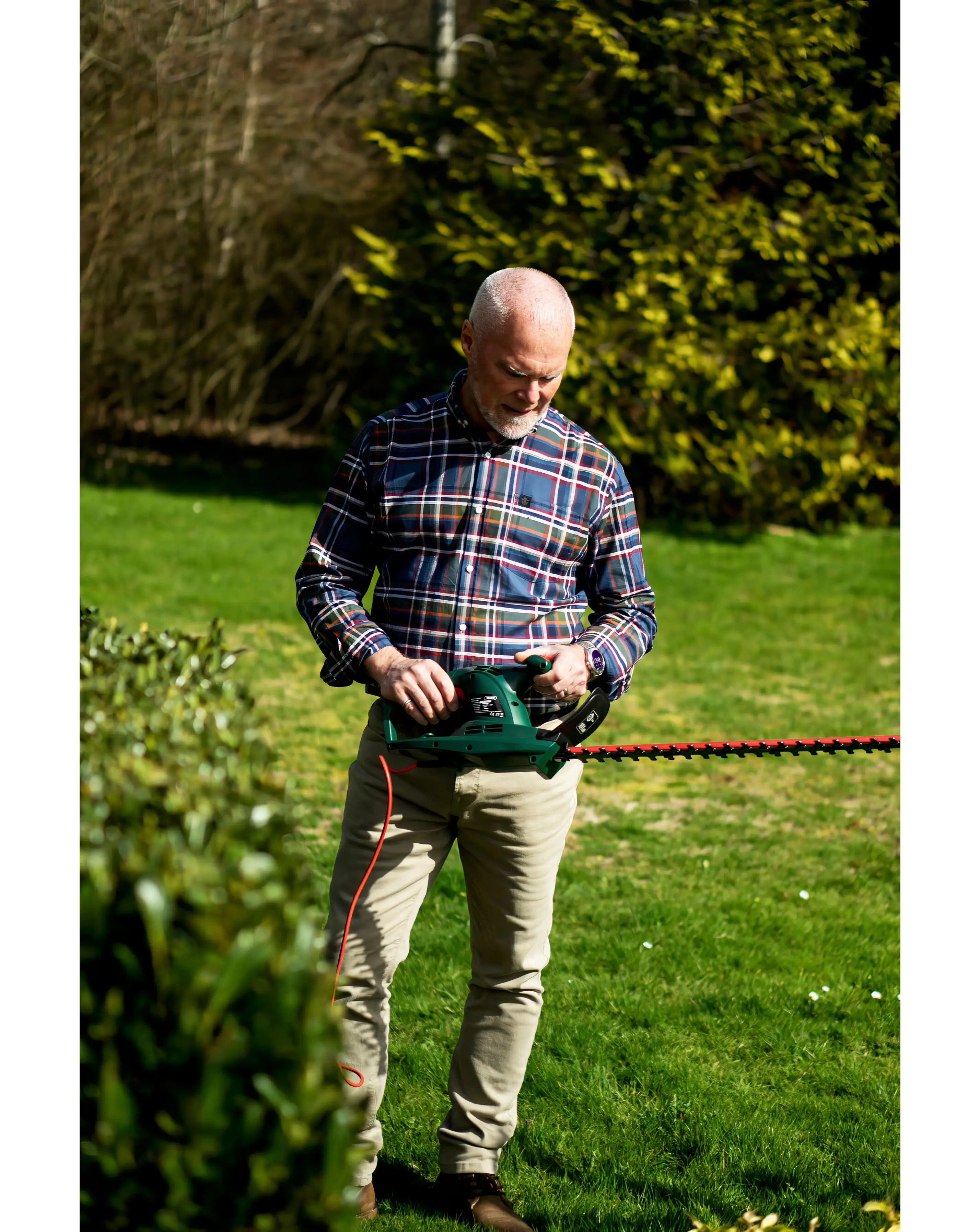 Webb Classic 500W 50cm (20) Electric Hedge Trimmer 11 Webb Classic 500W 50cm (20) Electric Hedge Trimmer