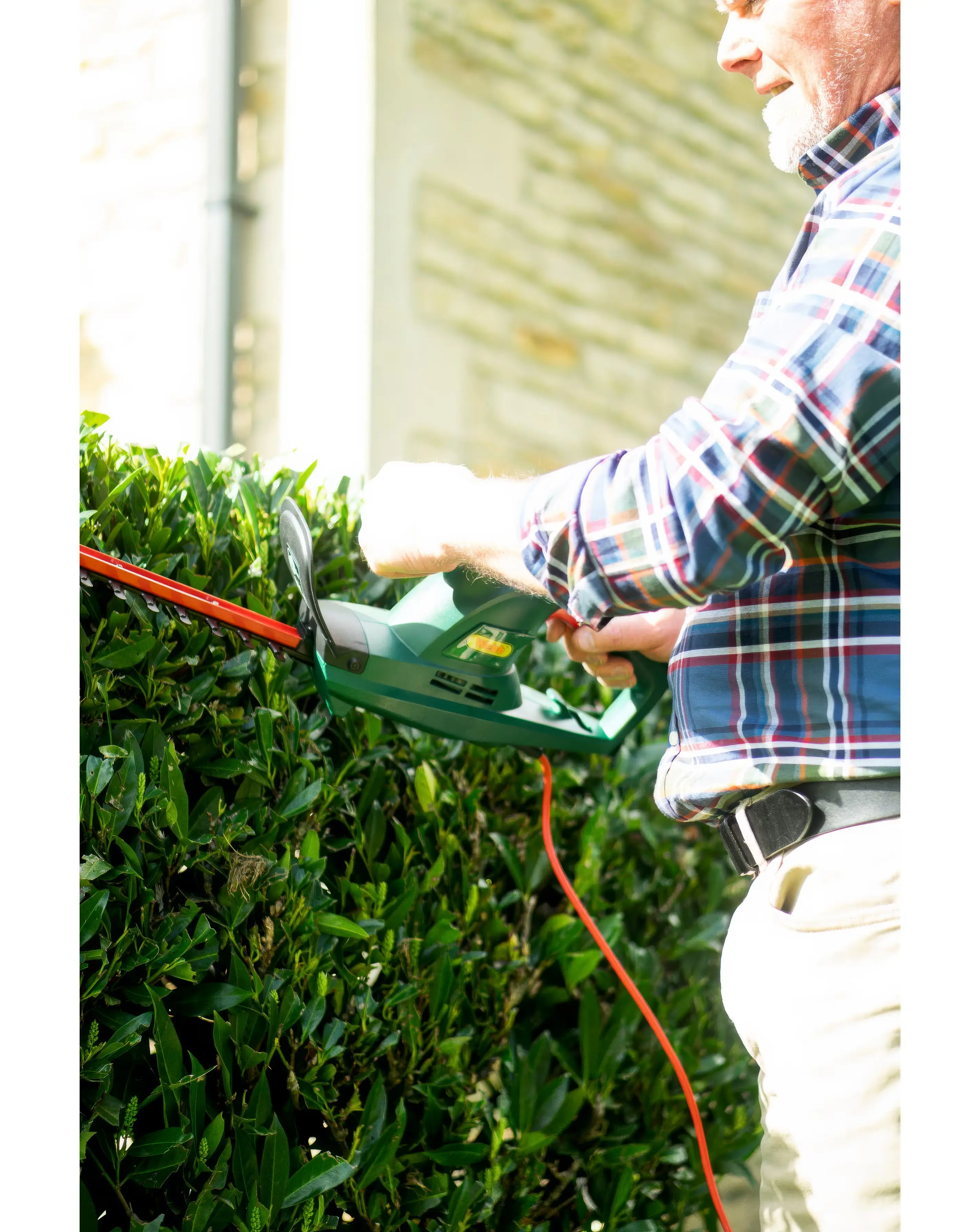 Webb Classic 500W 50cm (20) Electric Hedge Trimmer 8 Webb Classic 500W 50cm (20) Electric Hedge Trimmer