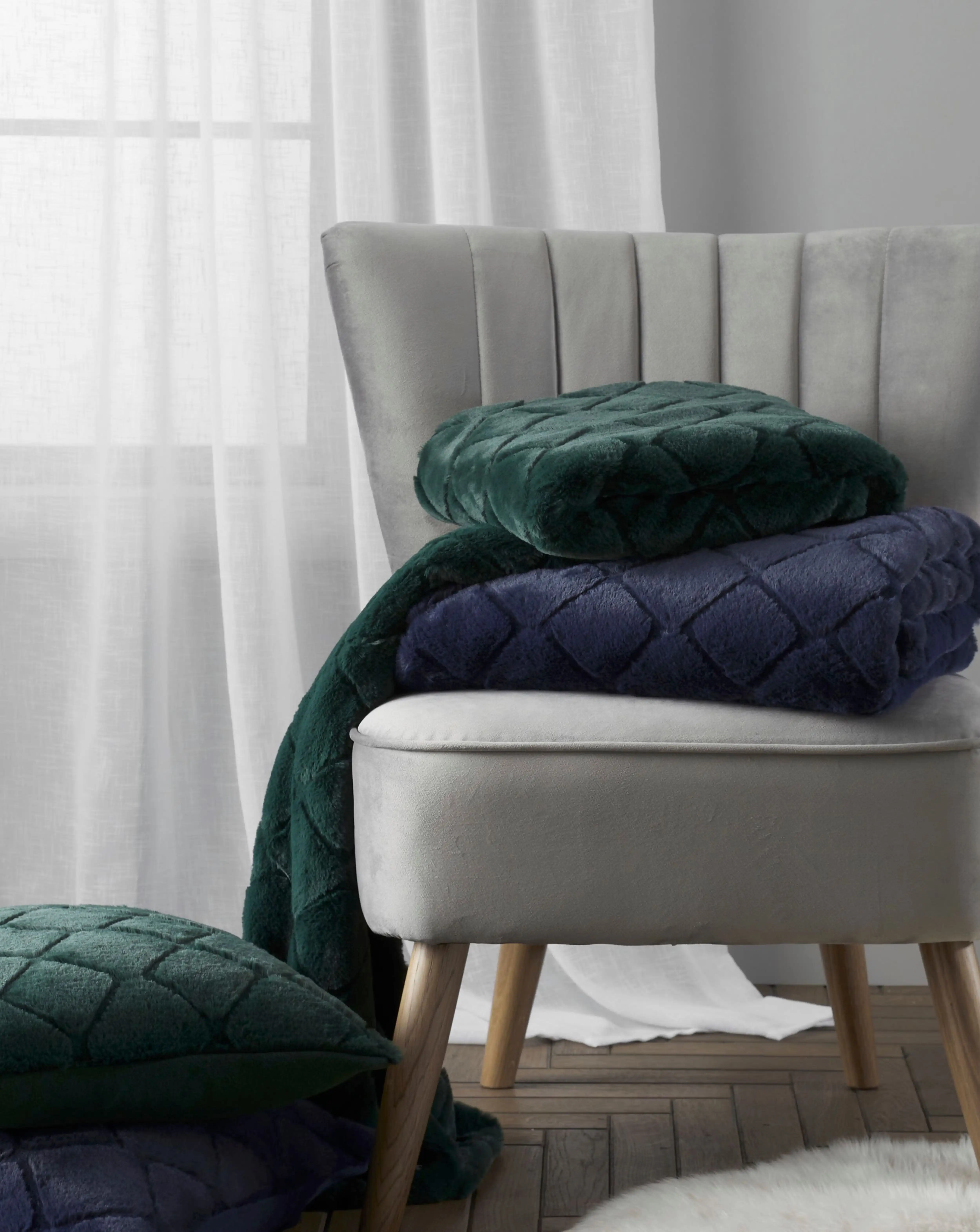 Catherine Lansfield Cosy Diamond Throw