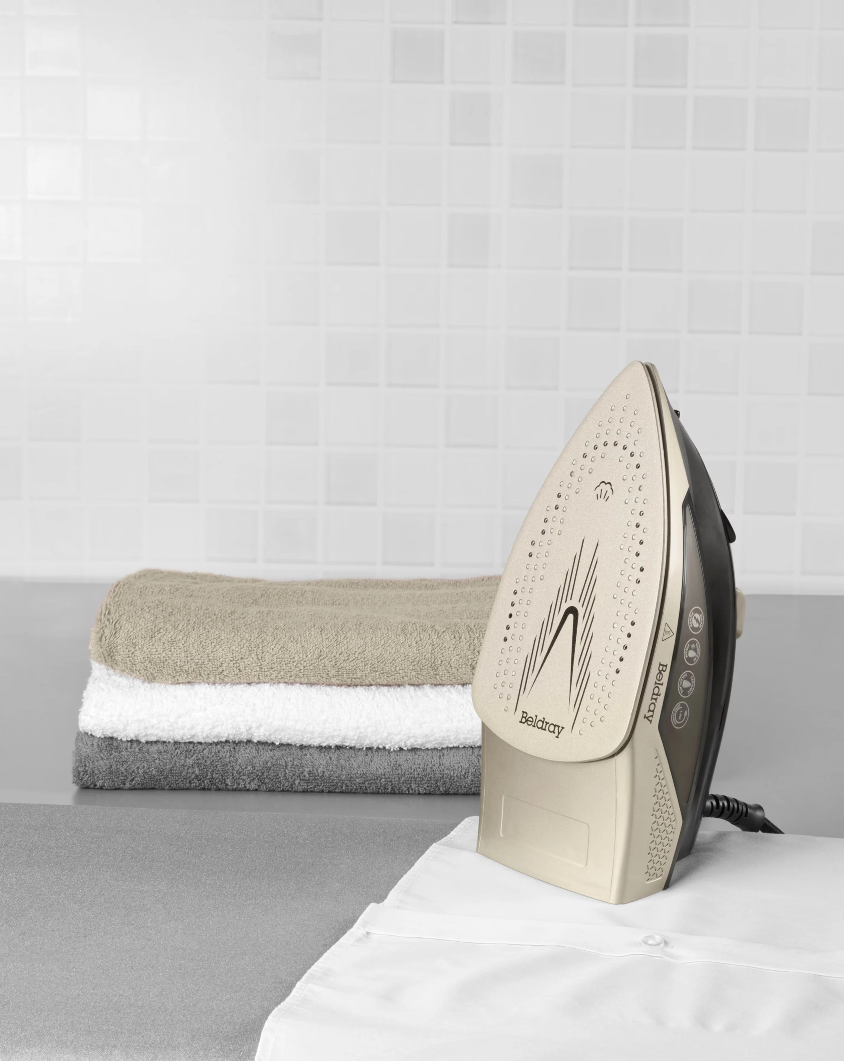 Beldray BEL01848 2000W Steam Iron 5 Beldray BEL01848 2000W Steam Iron