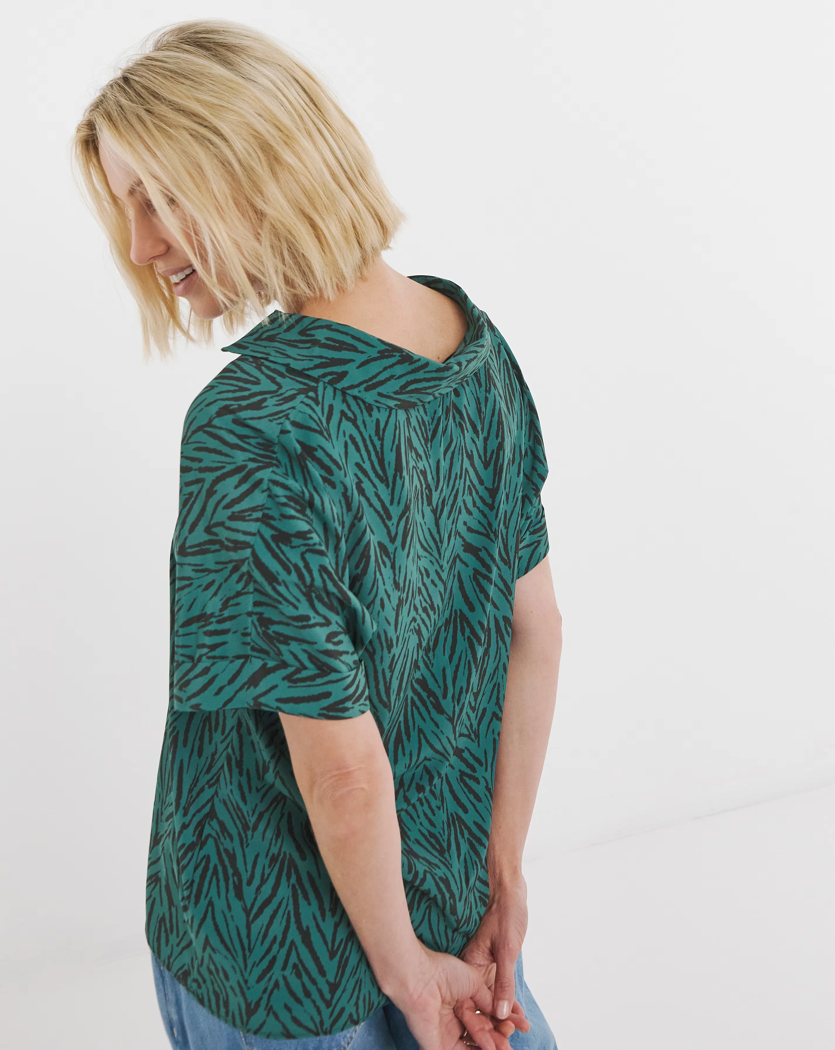 Collar Detail Short Sleeve Popover Blouse 2 Collar Detail Short Sleeve Popover Blouse