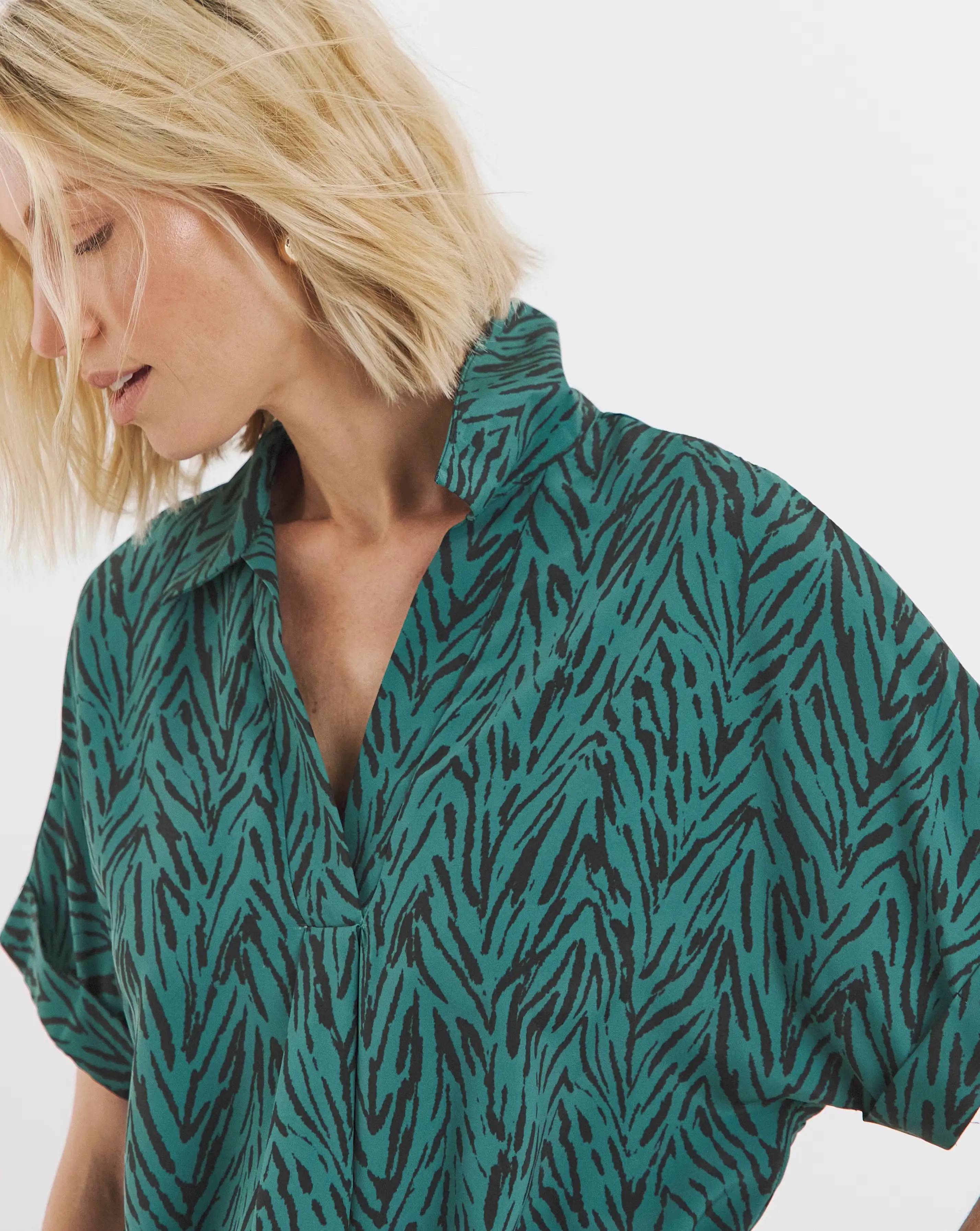 Collar Detail Short Sleeve Popover Blouse 4 Collar Detail Short Sleeve Popover Blouse