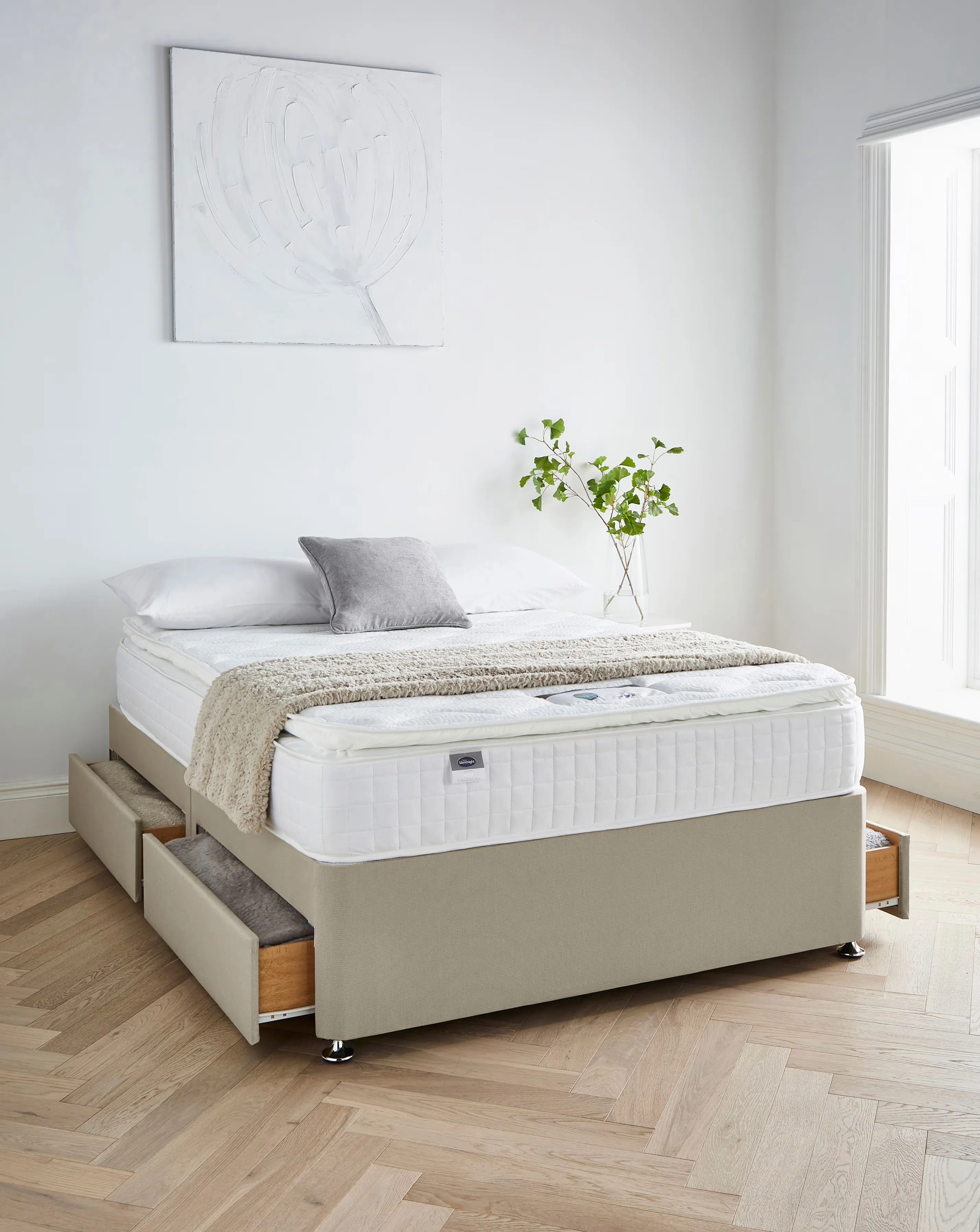 Silentnight 1000 Pocket Pillowtop Memory Divan Set with 4 Drawers