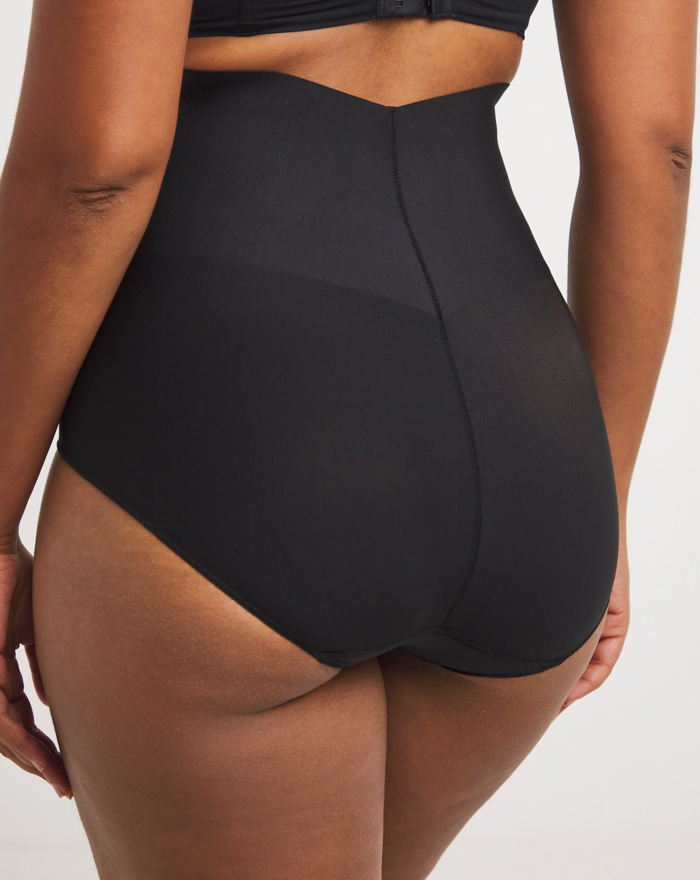 Maidenform Tame Your Tummy Medium Control Brief 3 Maidenform Tame Your Tummy Medium Control Brief