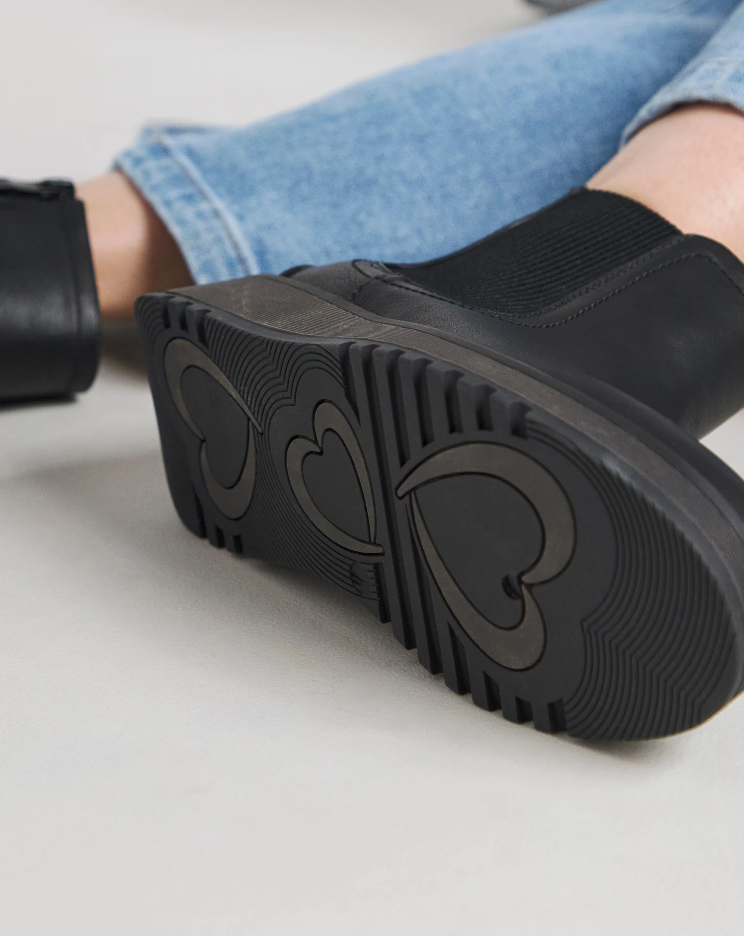 Heavenly Feet Rolo Chelsea Boot Wide E Fit 3 Heavenly Feet Rolo Chelsea Boot Wide E Fit
