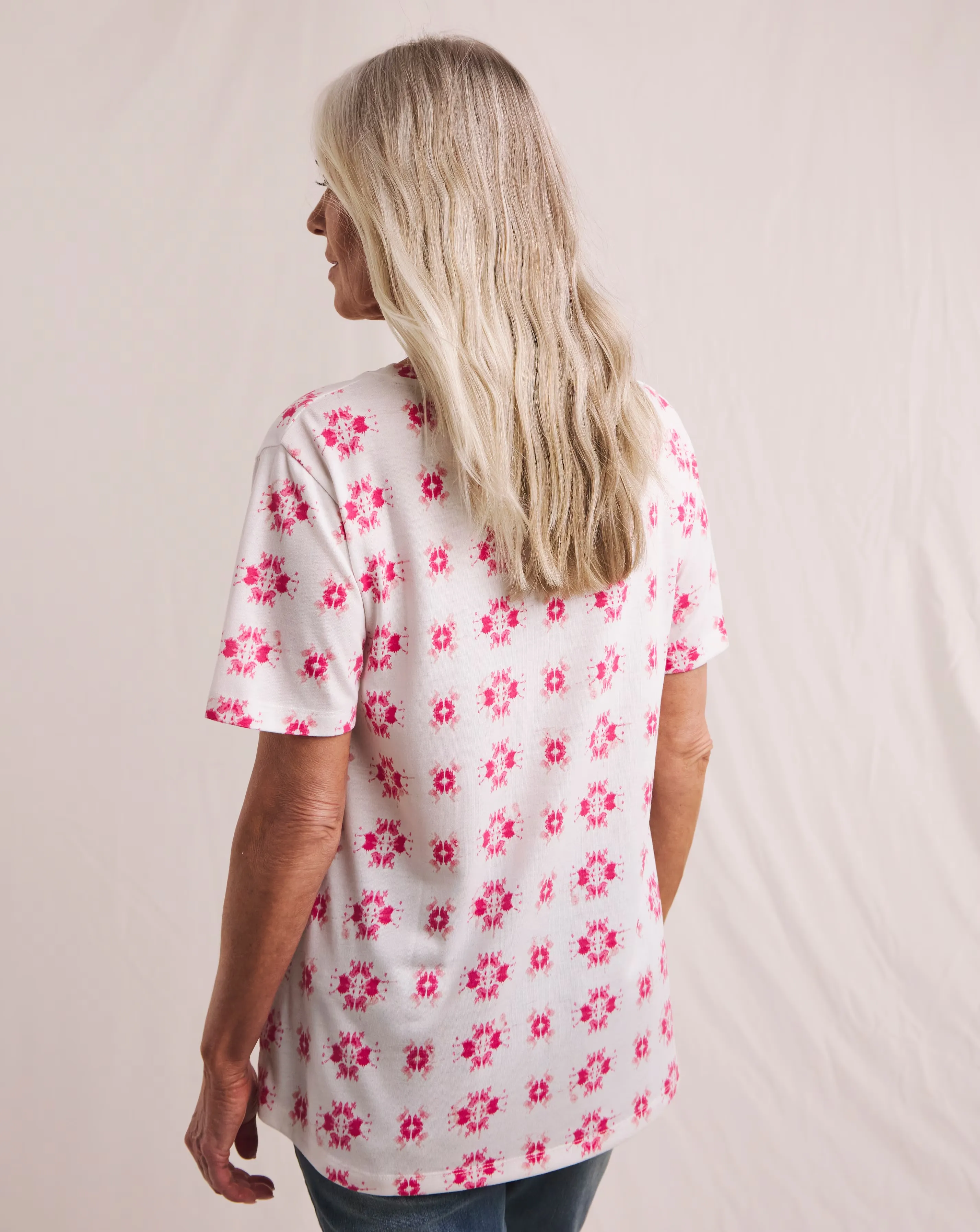Julipa V Neck Printed T-Shirt 4 Julipa V Neck Printed T-Shirt