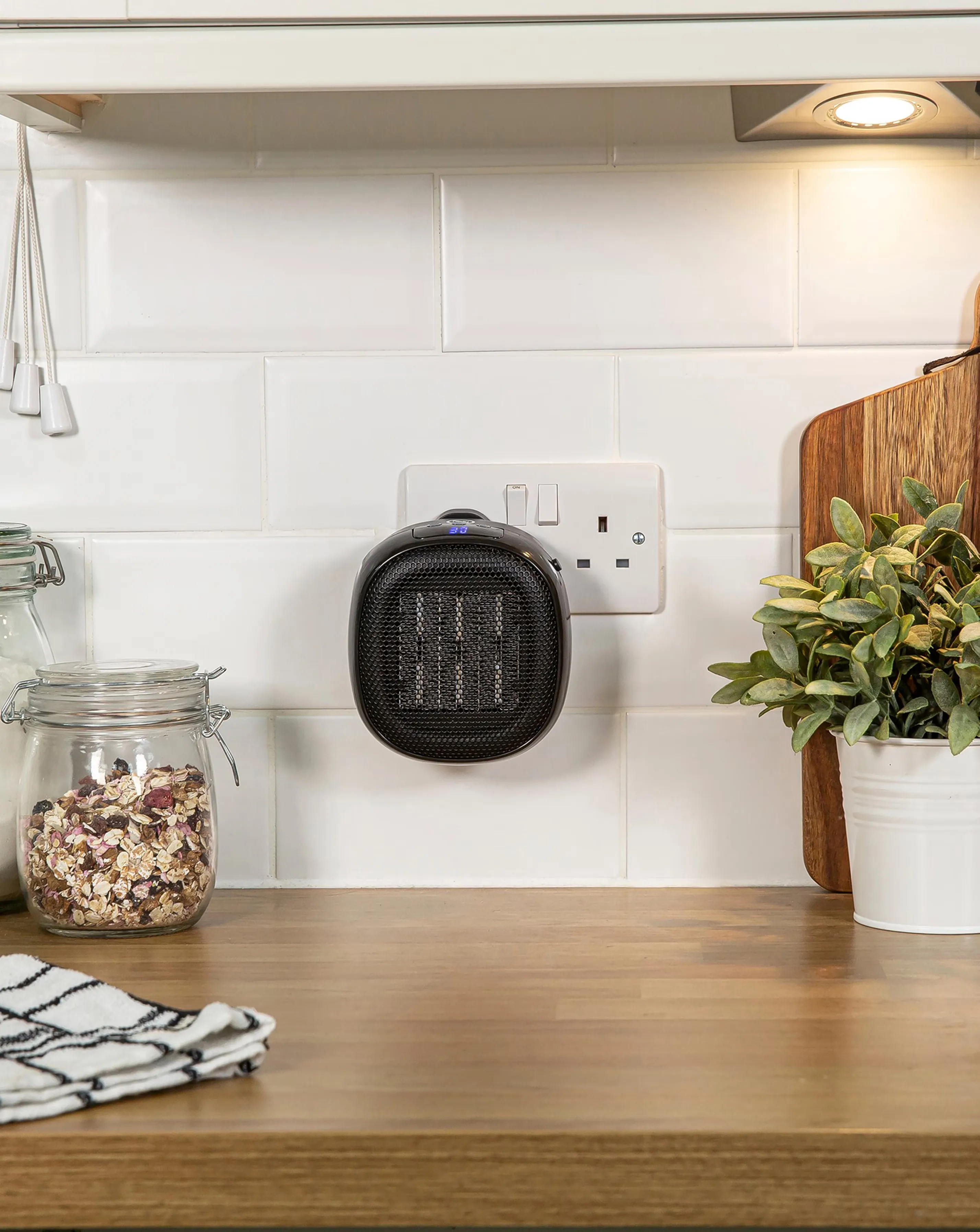 Russell Hobbs 700w Plug In Heater 3 Russell Hobbs 700w Plug In Heater