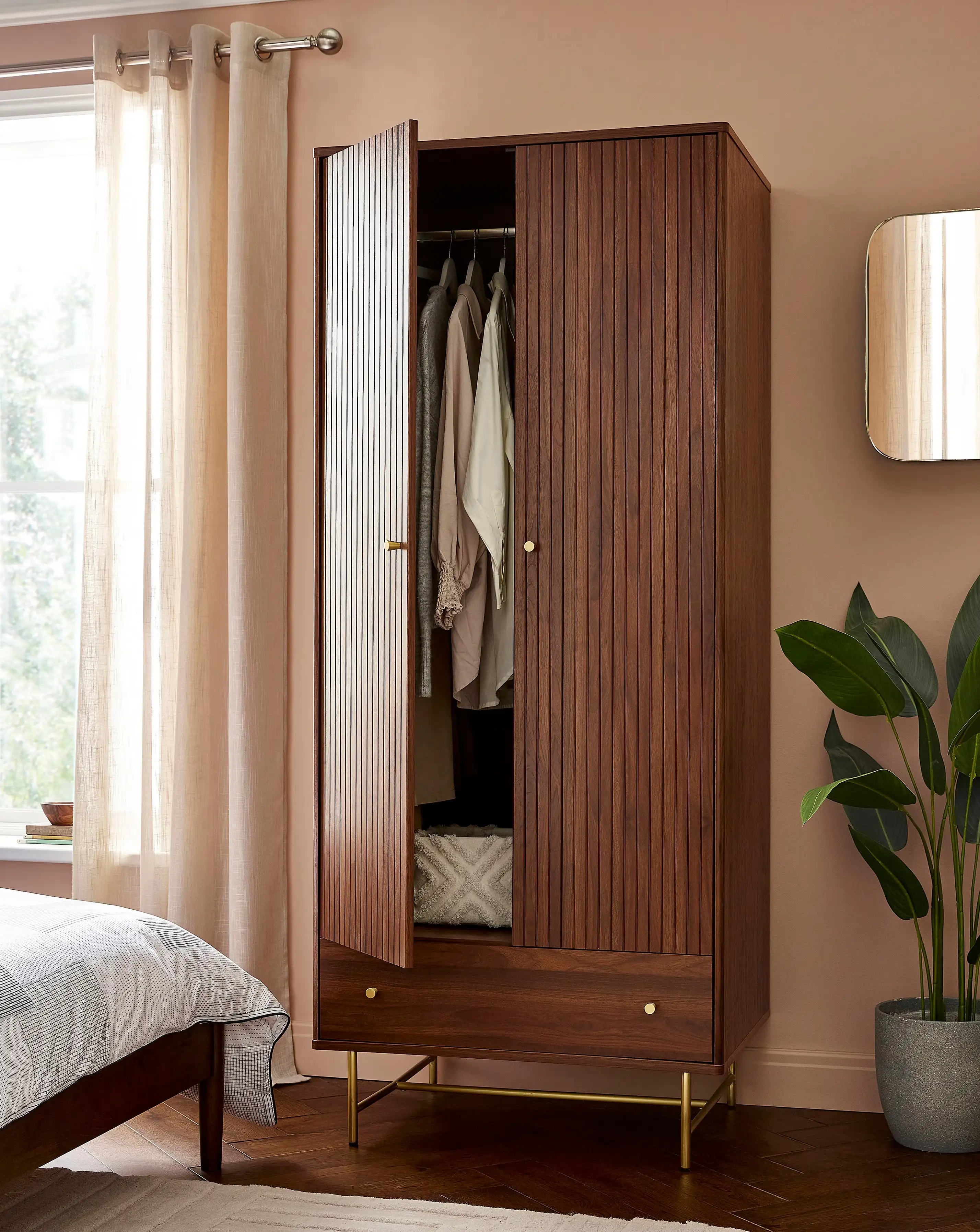 Gray & Osbourn No.132 Double Wardrobe 1 Gray & Osbourn No.132 Double Wardrobe