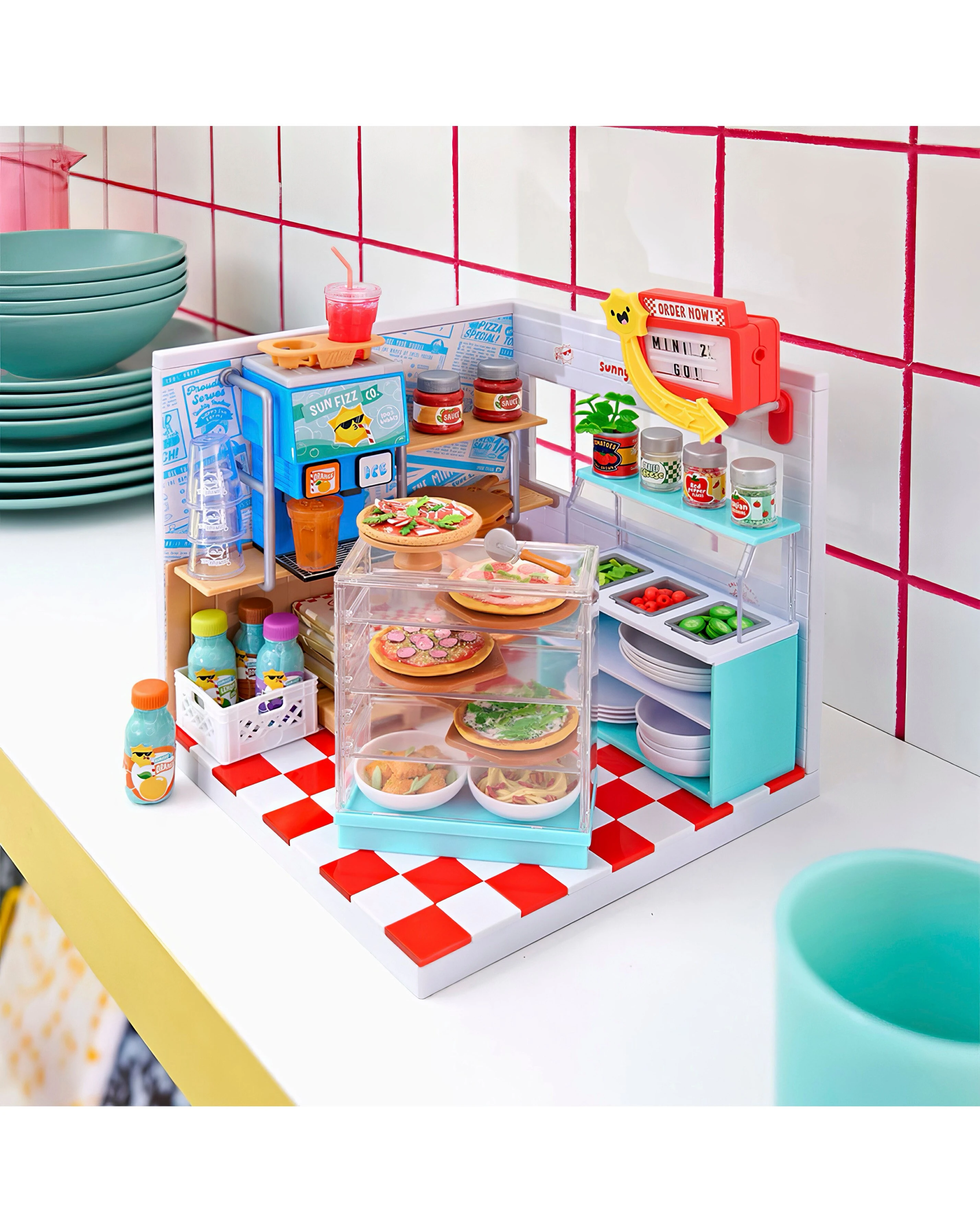 MGA's Miniverse Make It Mini Spaces Pizza Shop 2 MGA's Miniverse Make It Mini Spaces Pizza Shop