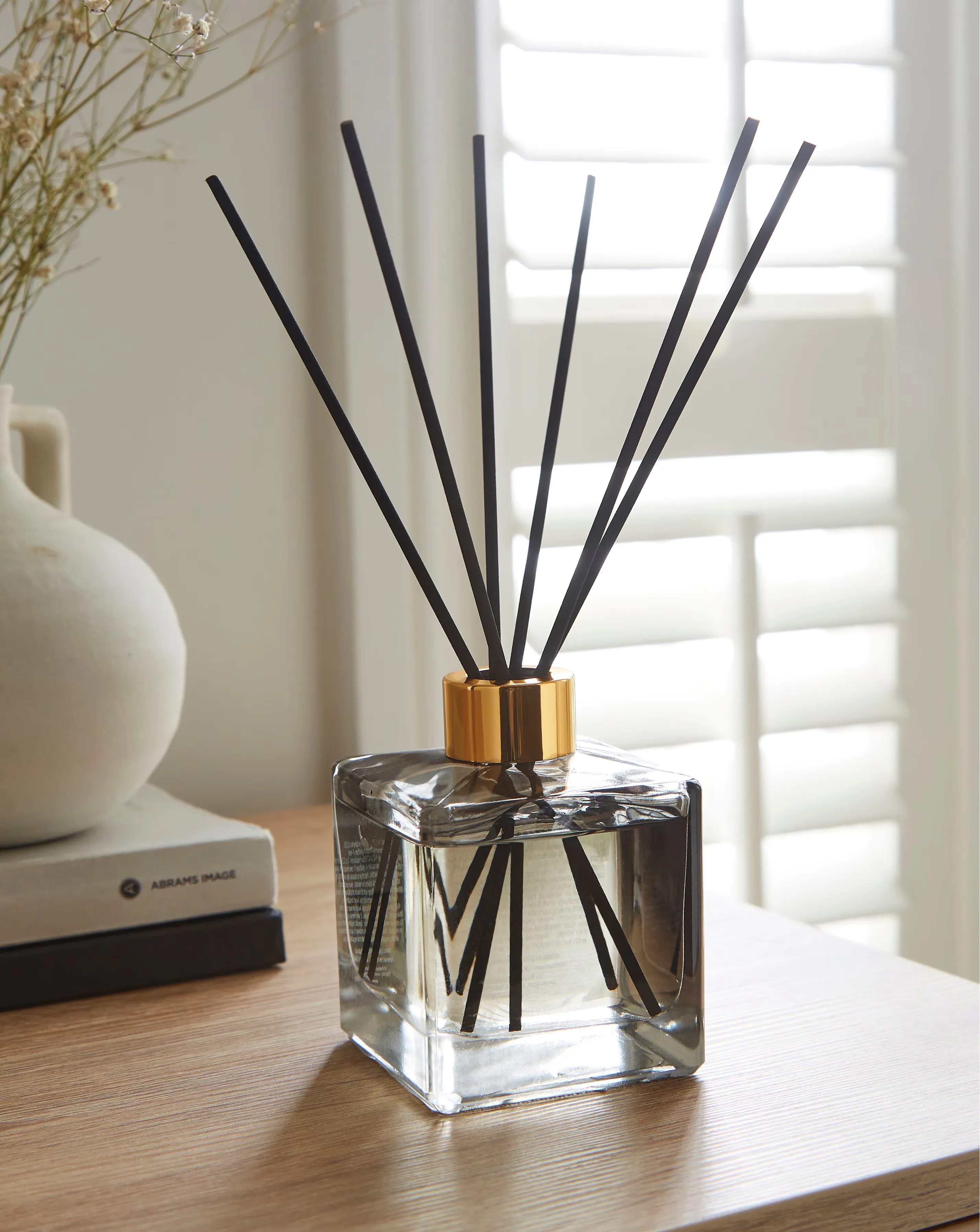 Bergamot & Oud Scented Reed Diffuser 200ml 1 Bergamot & Oud Scented Reed Diffuser 200ml