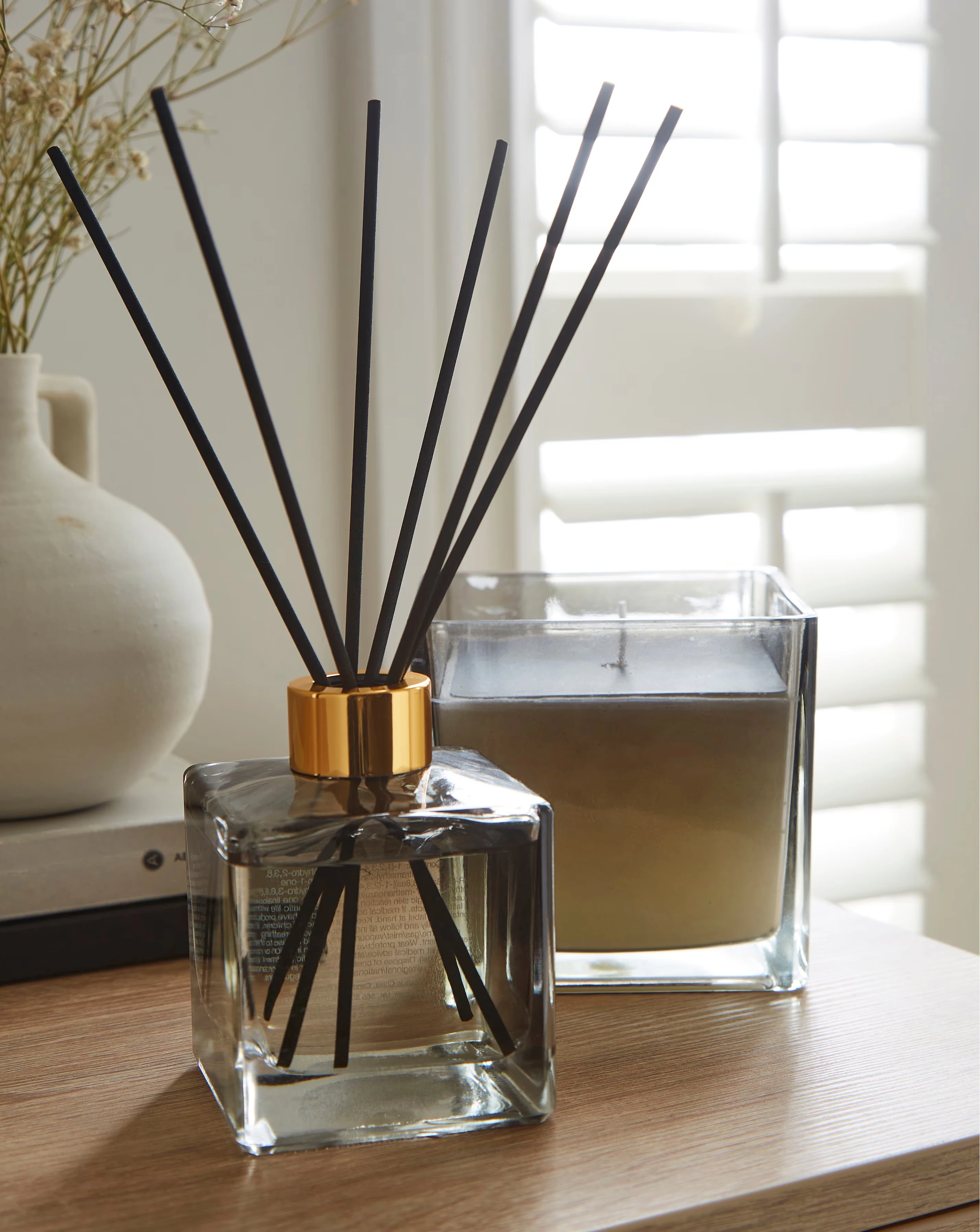 Bergamot & Oud Scented Reed Diffuser 200ml 3 Bergamot & Oud Scented Reed Diffuser 200ml
