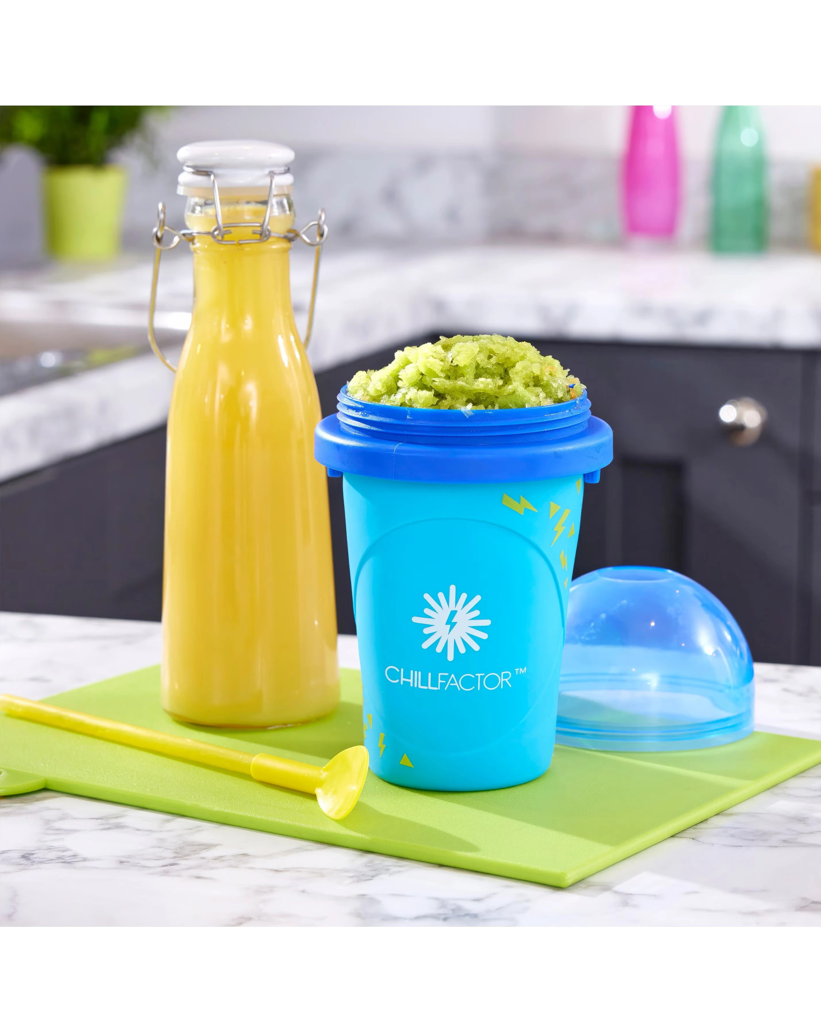 Chillfactor Slushy Maker Colour Shock - Totally Cool Blue 6 Chillfactor Slushy Maker Colour Shock - Totally Cool Blue