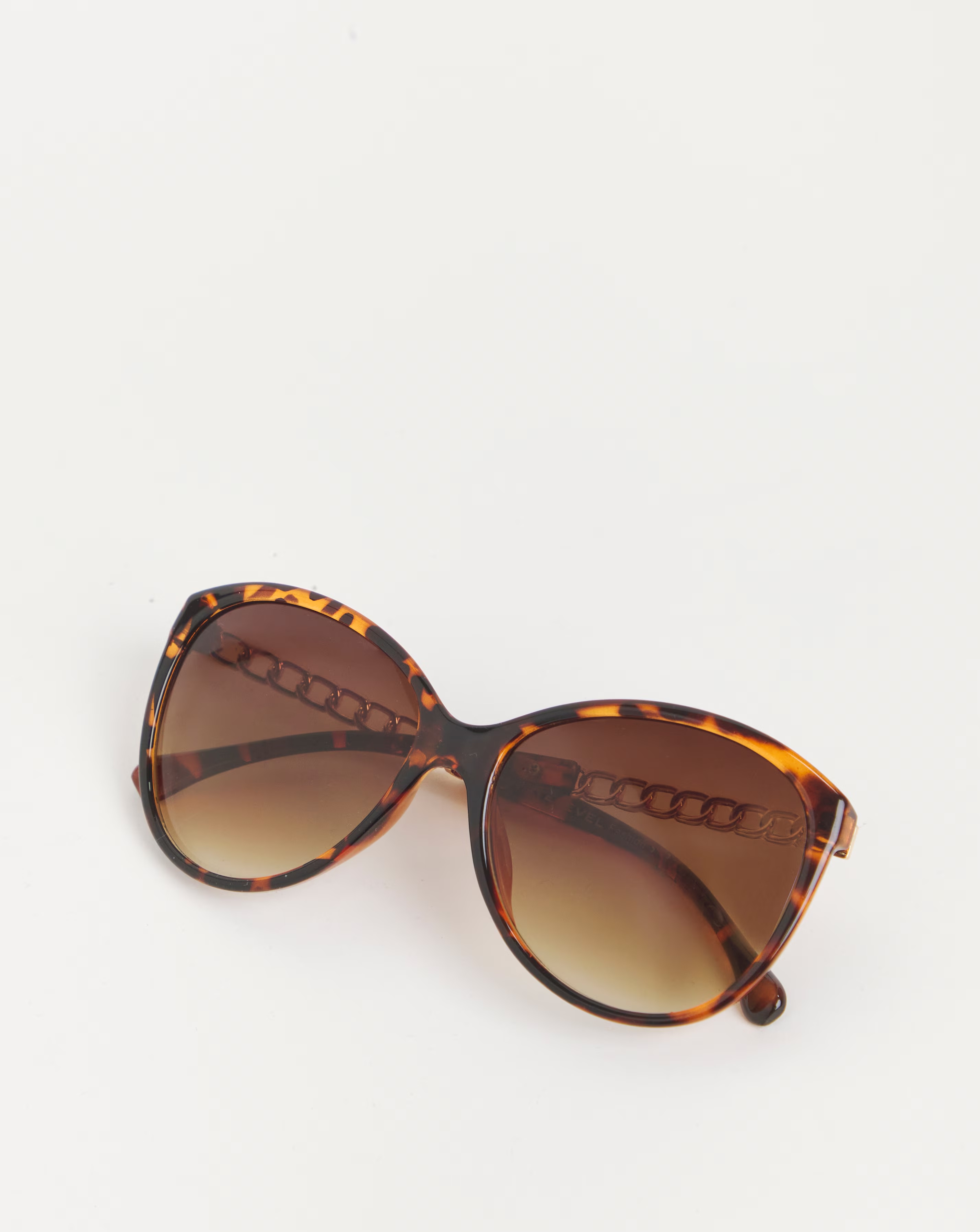 Kelly Tortoiseshell Chain Sunglasses 3 Kelly Tortoiseshell Chain Sunglasses