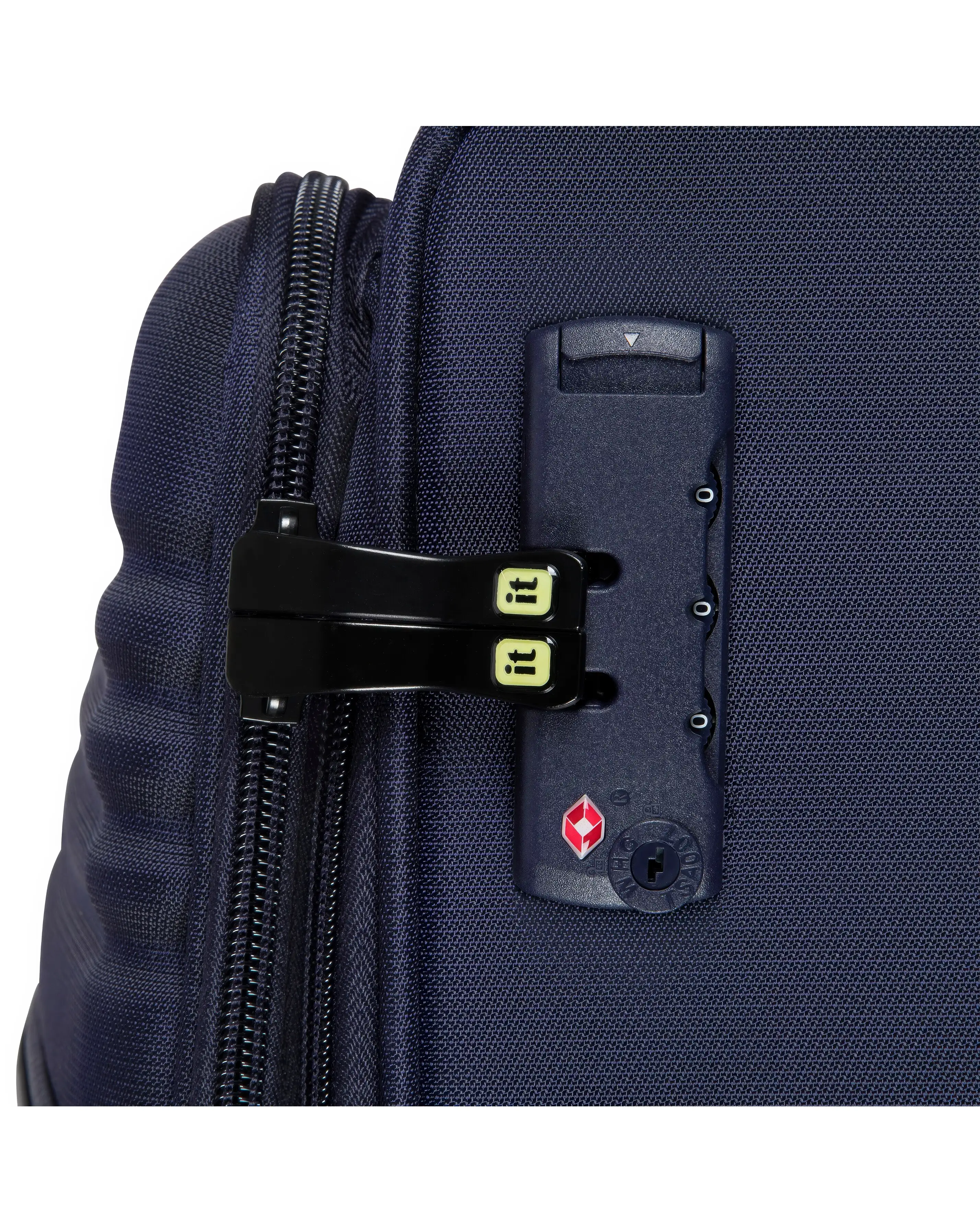 IT Luggage Circulator Cabin Suitcase 3 IT Luggage Circulator Cabin Suitcase