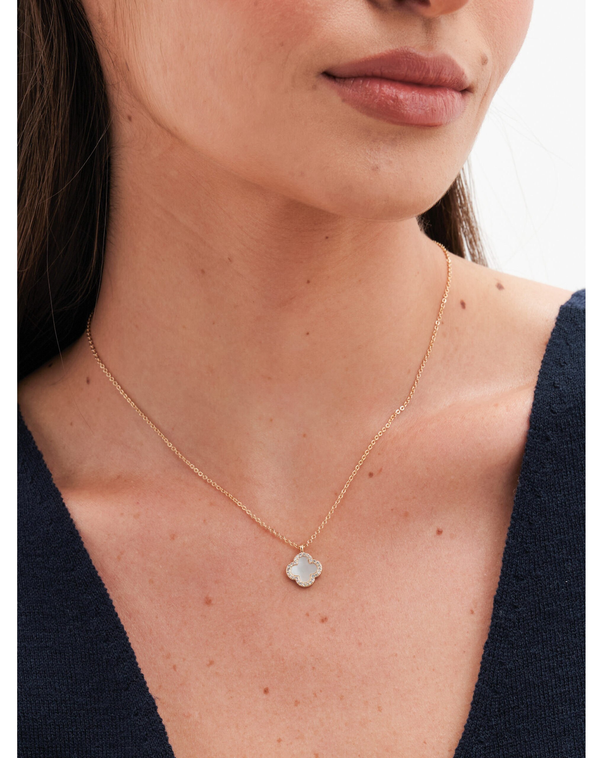 Jon Richard MOP Clover Pendant Necklace 3 Jon Richard MOP Clover Pendant Necklace