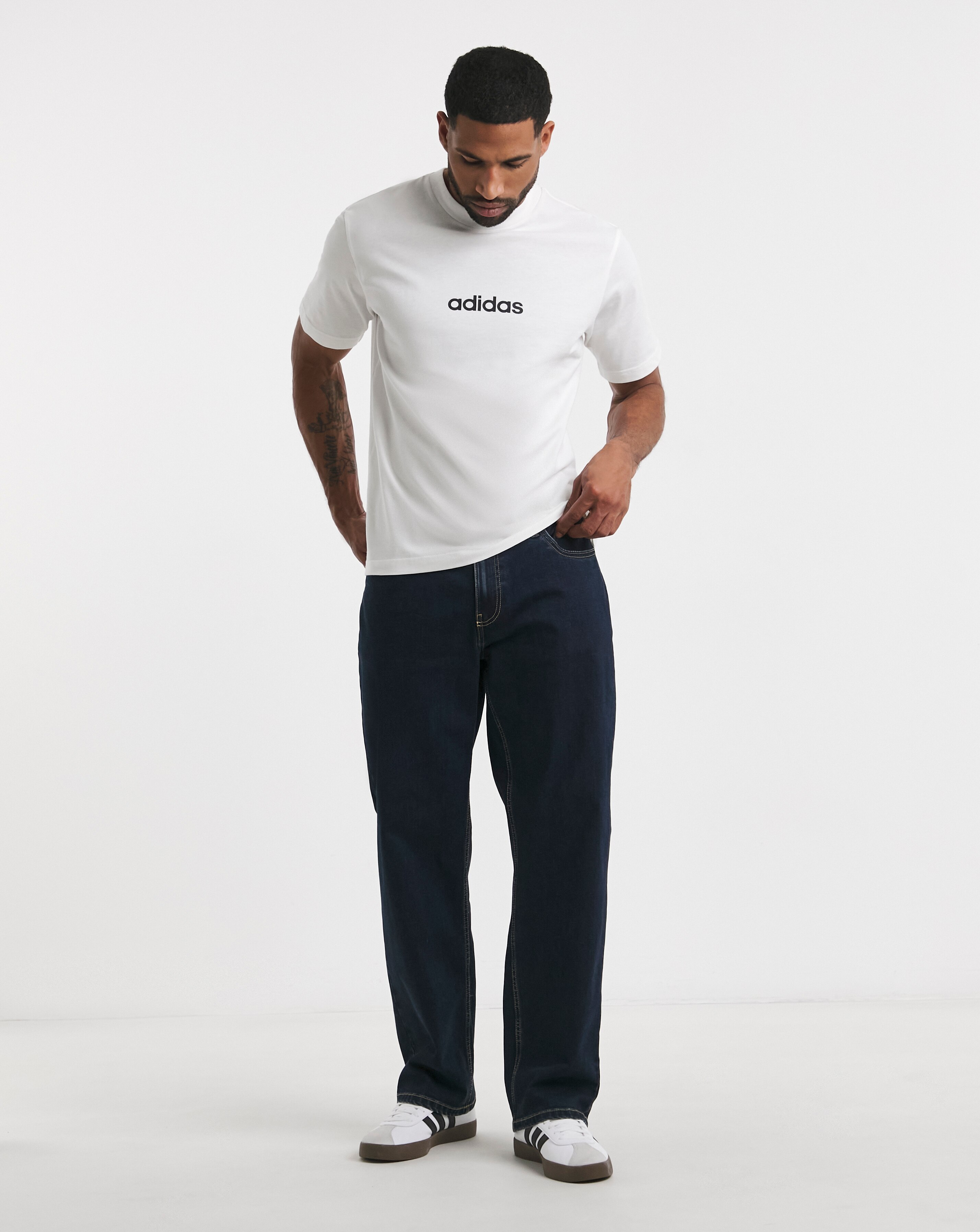 adidas Linear T-Shirt 2 adidas Linear T-Shirt