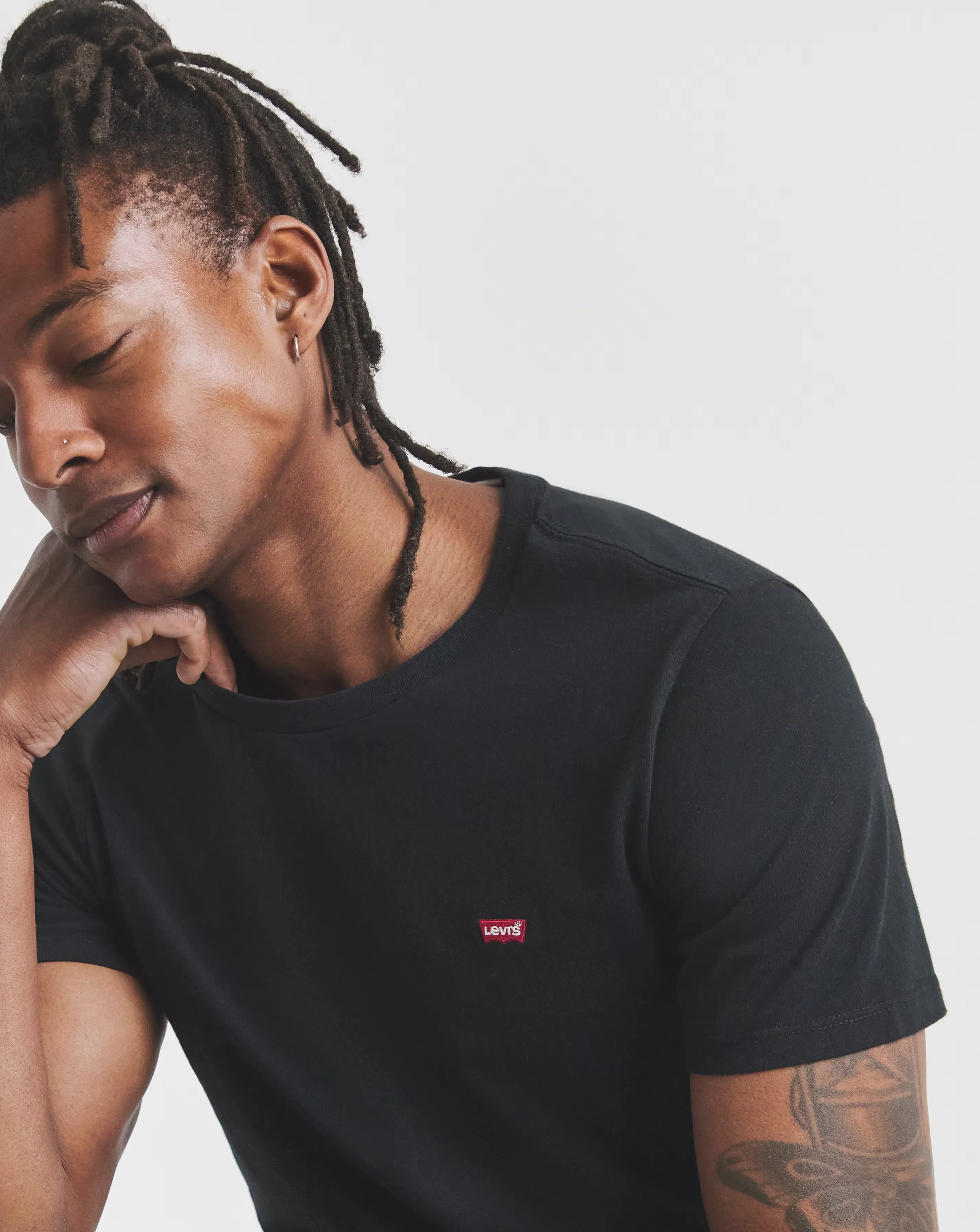 Levi's Short Sleeve Housemark T-Shirt - Black 4 Levi's Short Sleeve Housemark T-Shirt - Black